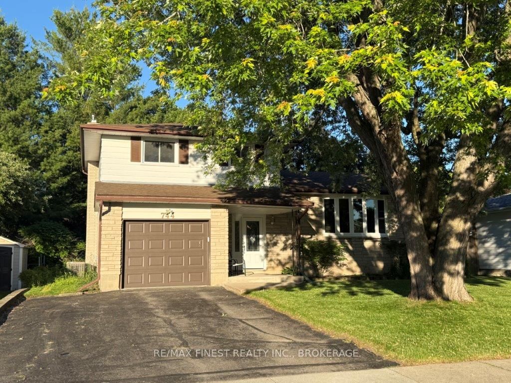 744 Sussex Boulevard, Kingston, ON K7M 5B1 photo 3