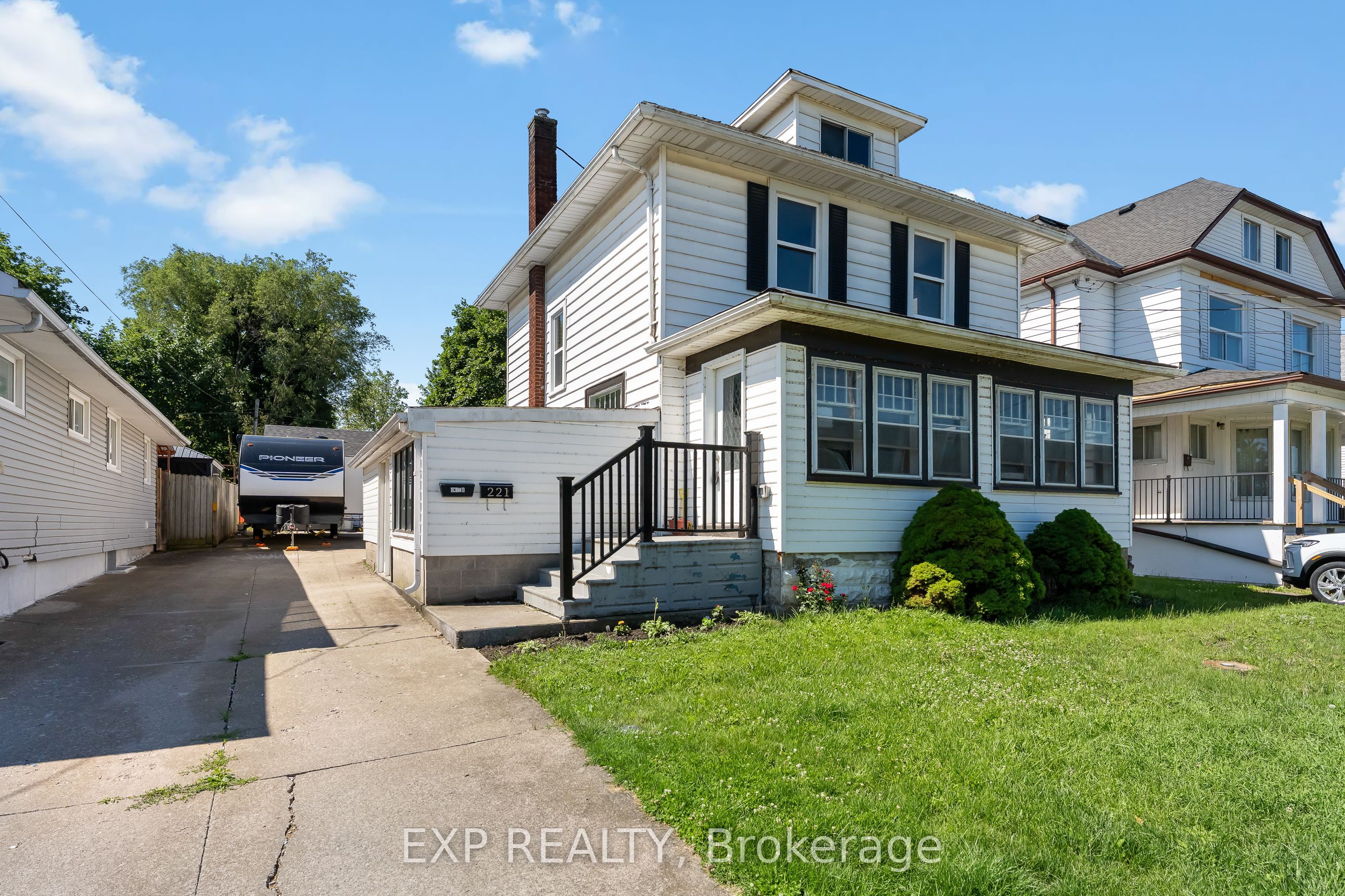 221 Bowen Road, Fort Erie, ON L2A 2Y6 photo 3