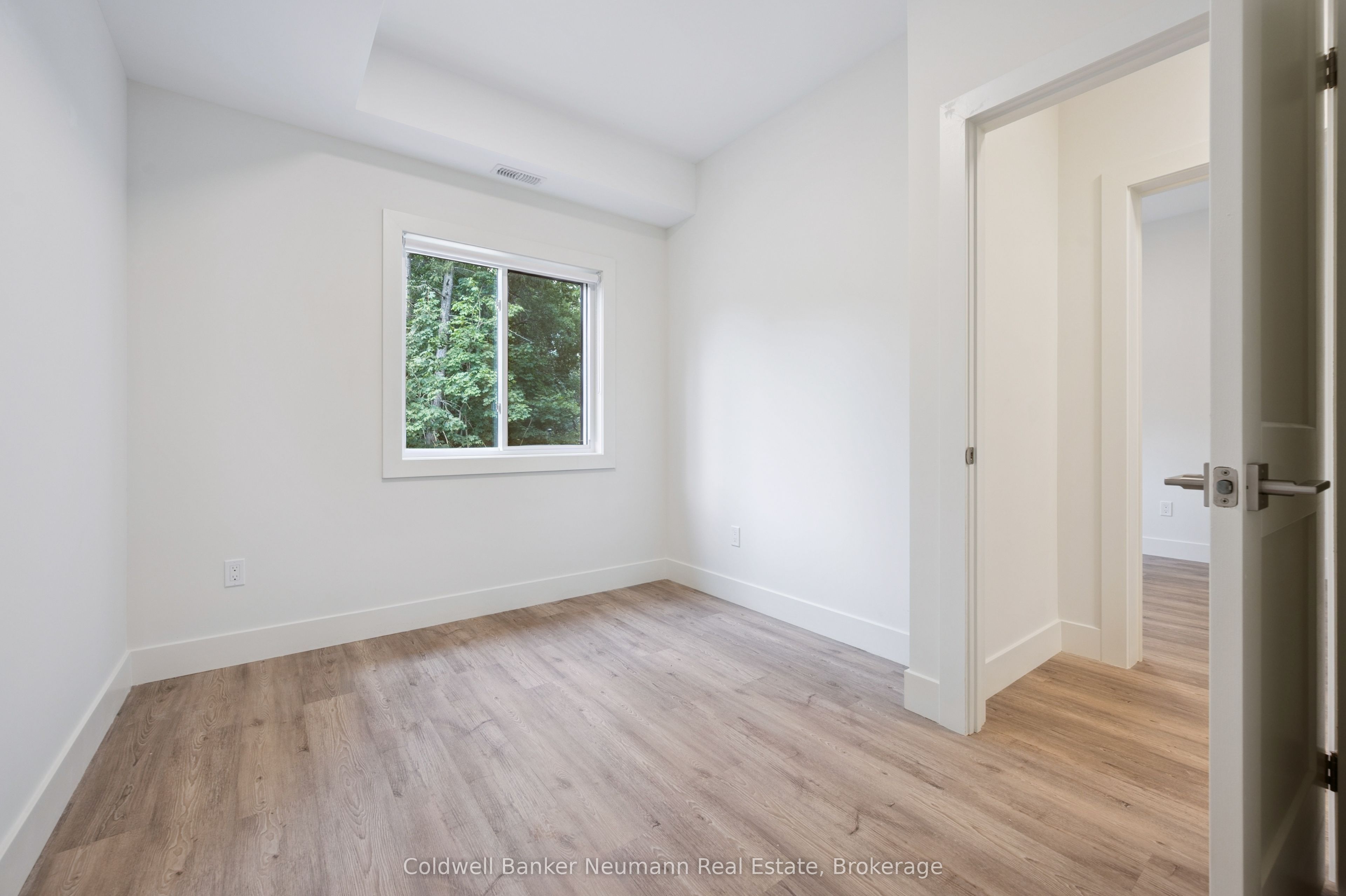 8 Orchard Crescent Main, Guelph, ON N1E 1W9 photo 5