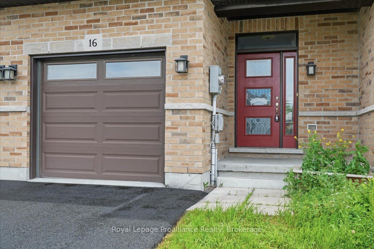 16 Ledgerock Court, Quinte West, ON K8R 0A1 photo 2