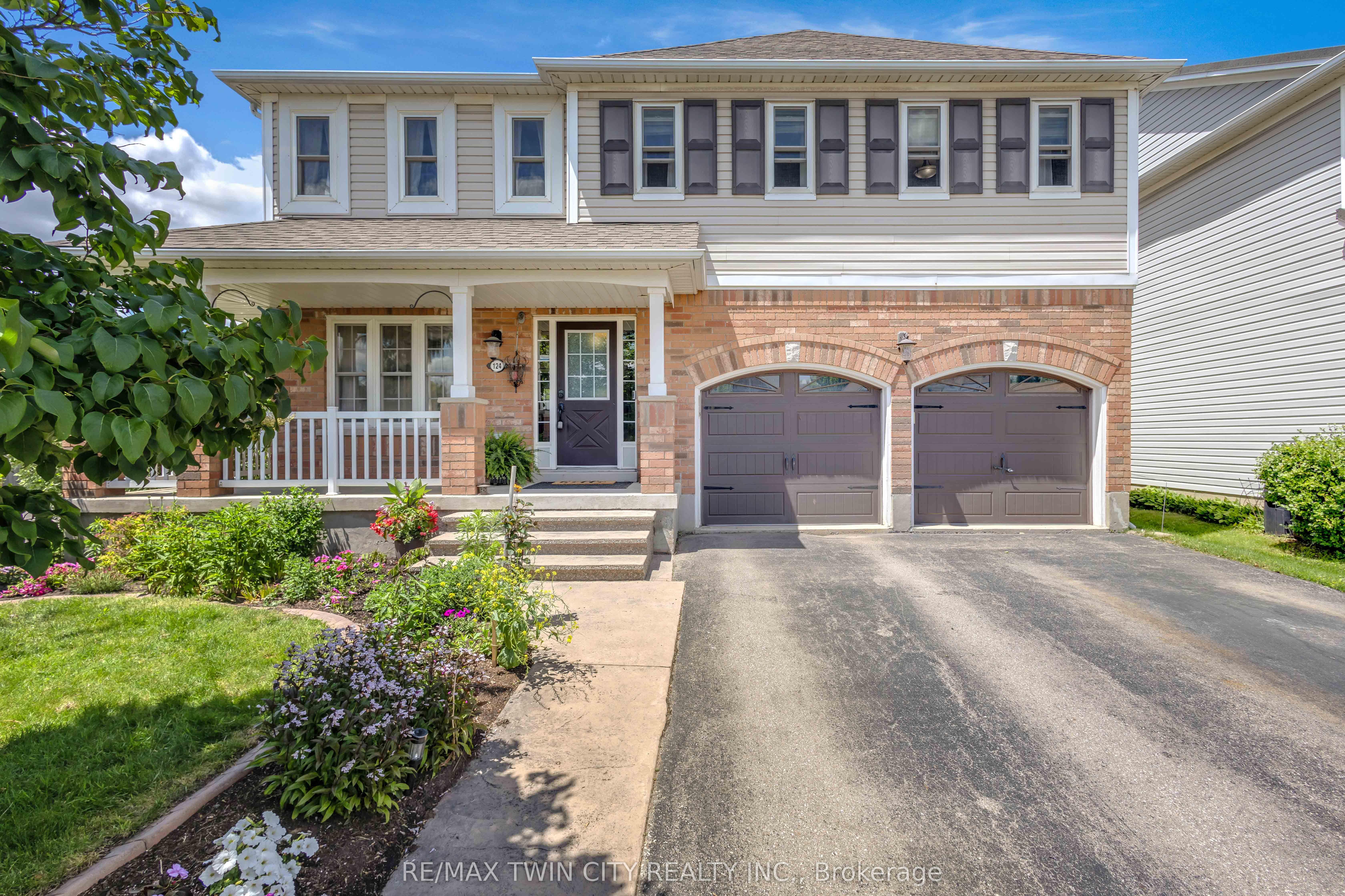 124 Blackburn Drive, Brantford, ON N3T 6S2