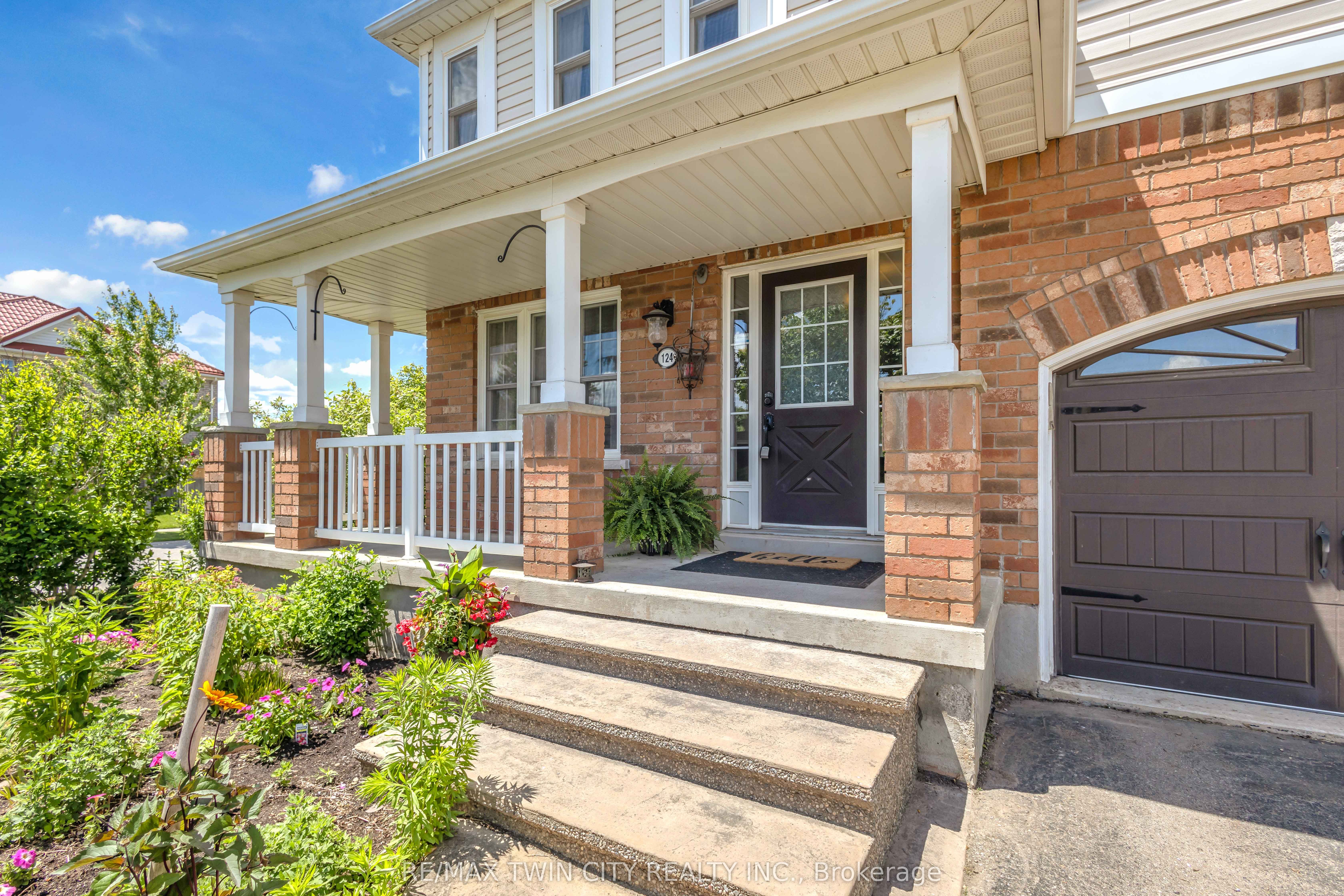 124 Blackburn Drive, Brantford, ON N3T 6S2 photo 2