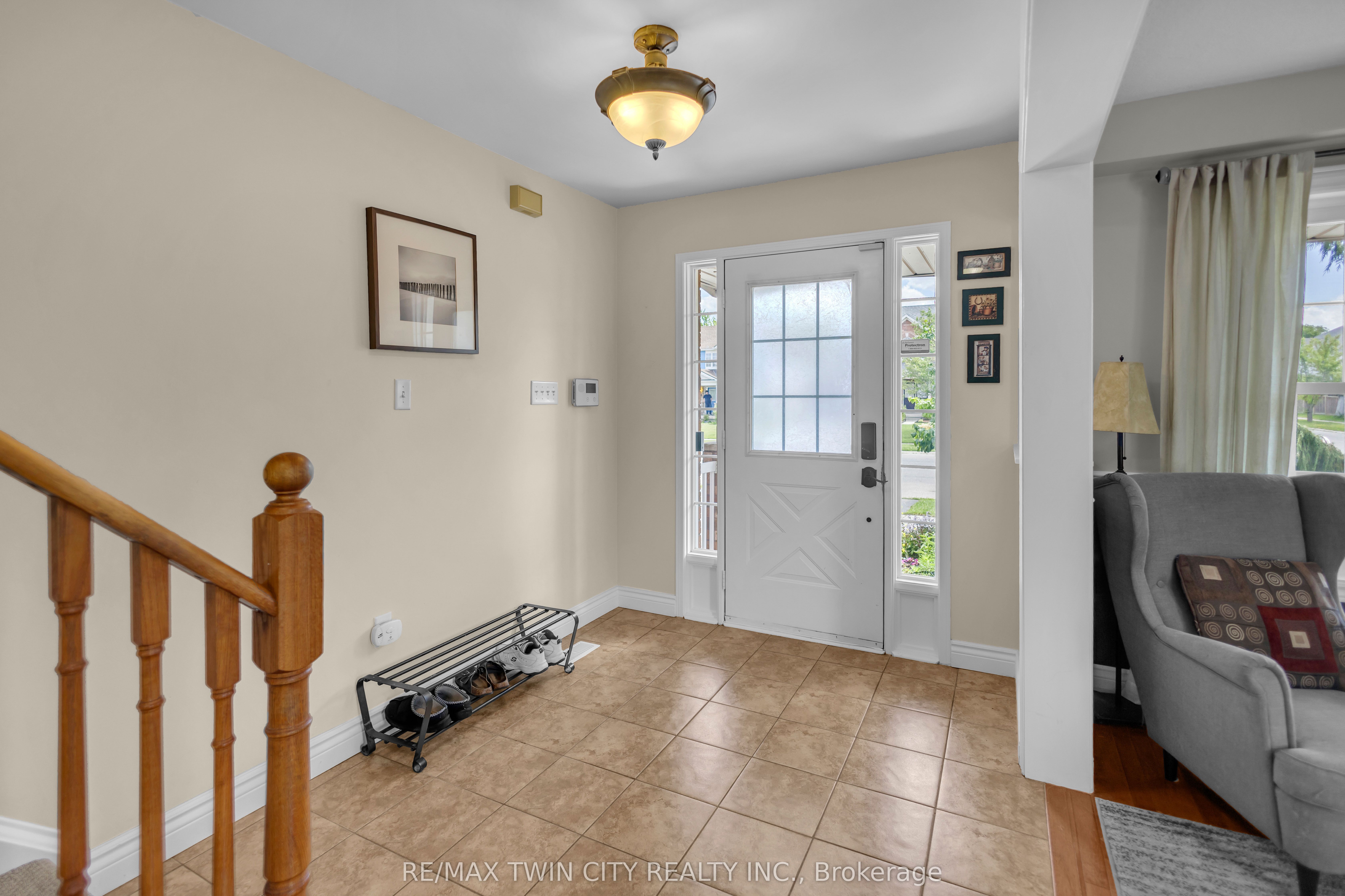 124 Blackburn Drive, Brantford, ON N3T 6S2 photo 3