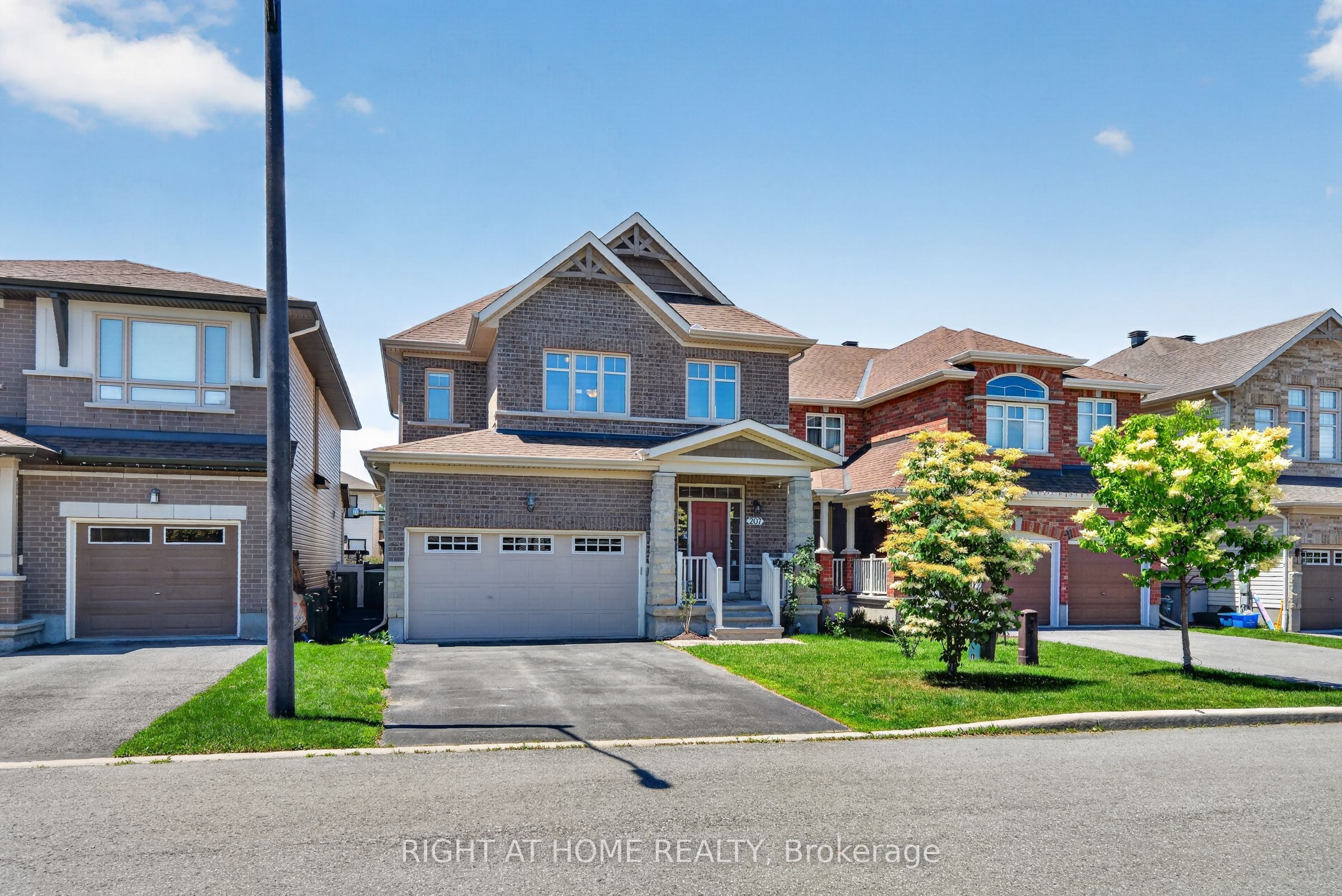207 Mareth Way, Blossom Park - Airport and Area, ON K4M 0C9