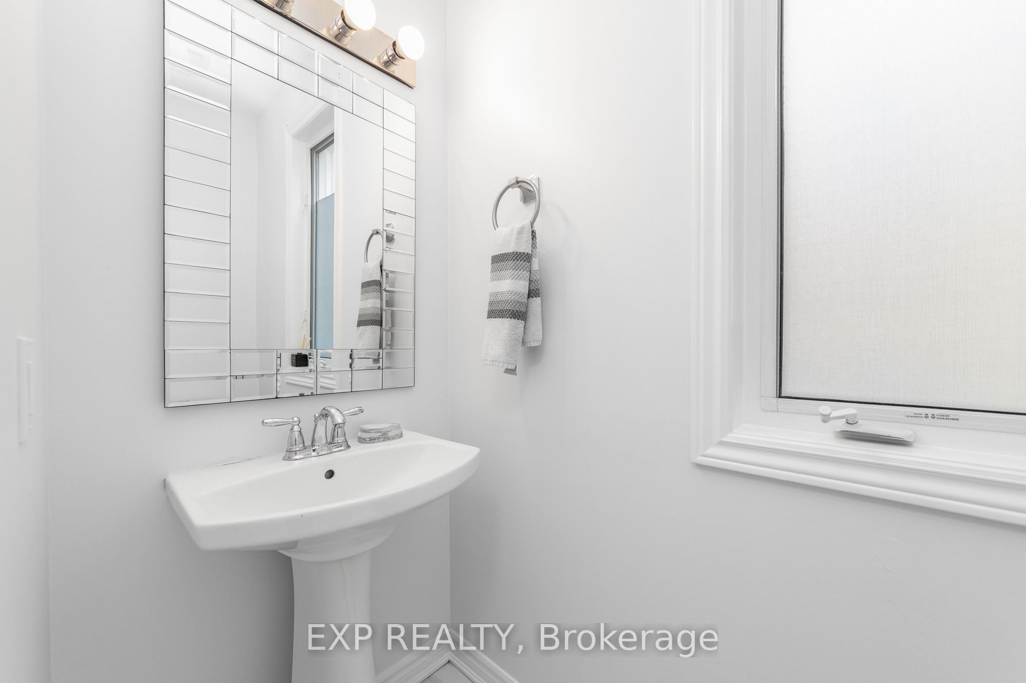 155 Lily Pond Street, Kanata, ON K2M 0J5 photo 5