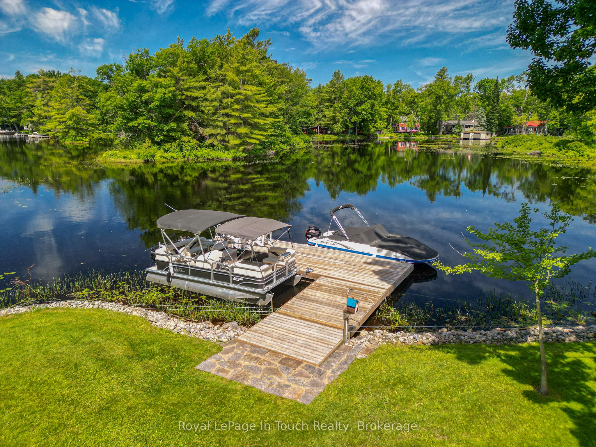 1464 Golden Beach Road, Bracebridge, ON P1L 1W8