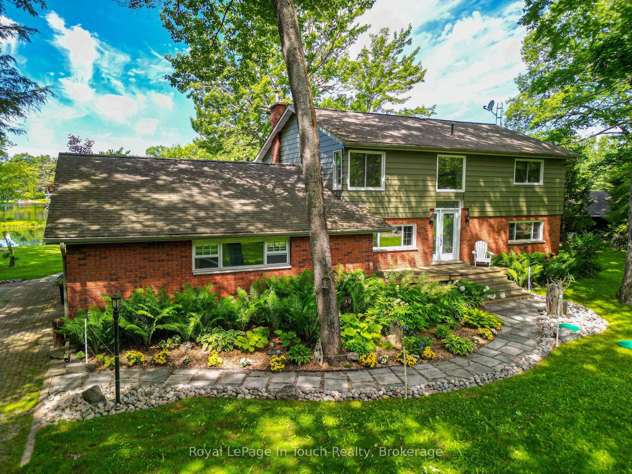 1464 Golden Beach Road, Bracebridge, ON P1L 1W8 photo 3