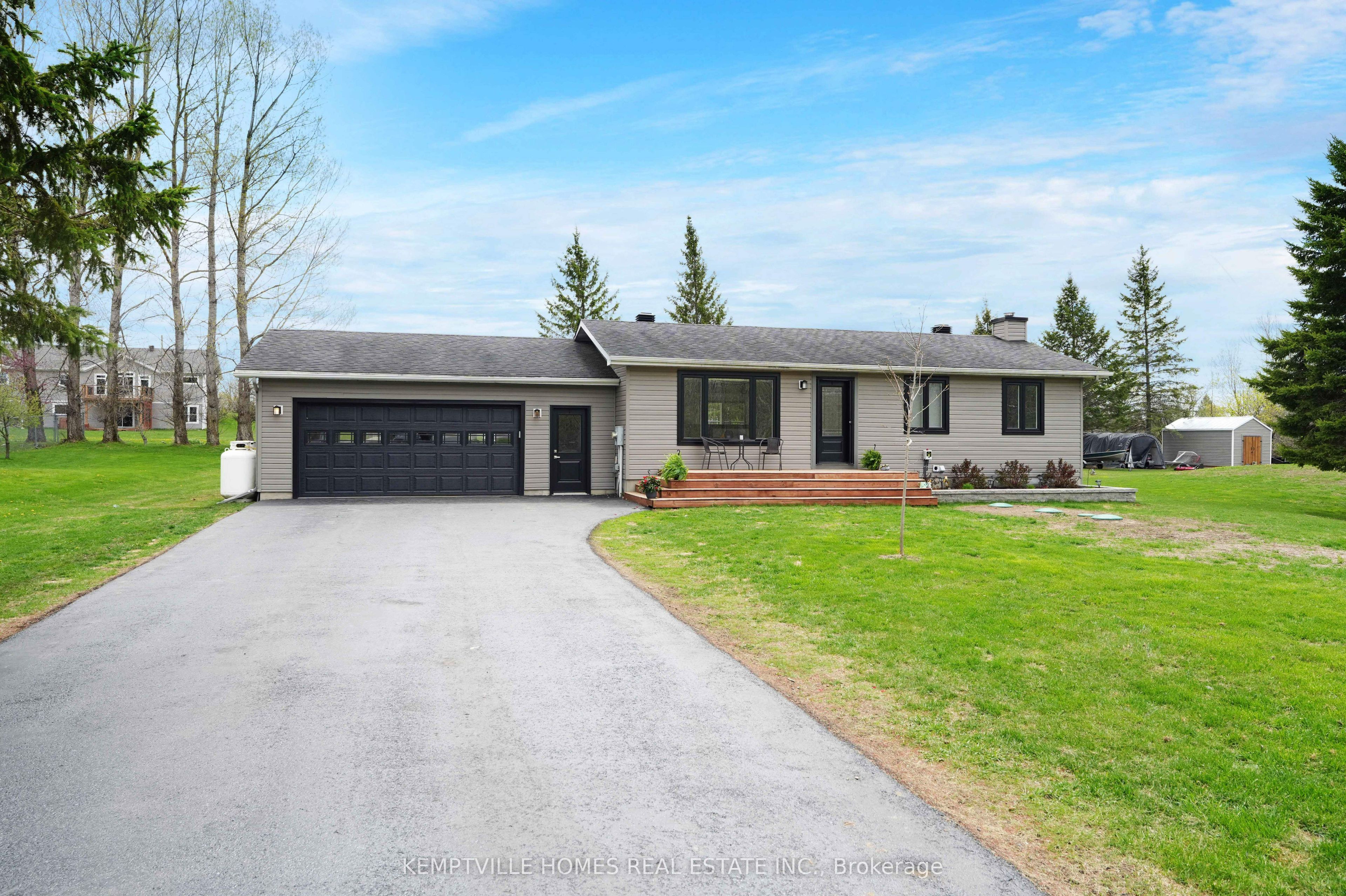 2134 County 20 (Oxford Station) Road, North Grenville, ON K0G 1T0