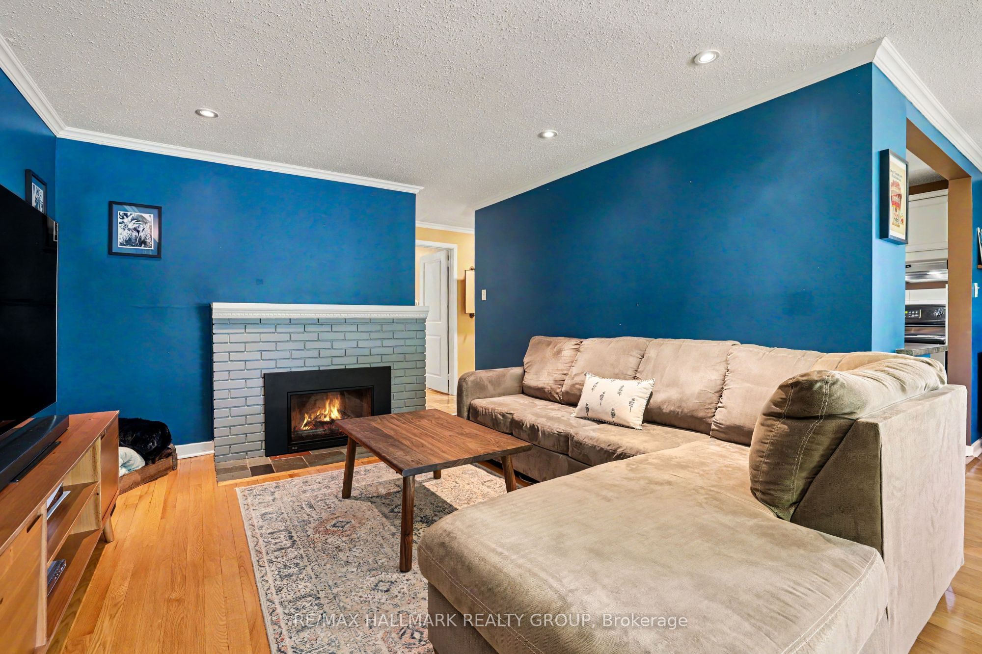 33 Newbury Avenue, Cityview - Parkwoods Hills - Rideau Shore, ON K2E 6K7 photo 5