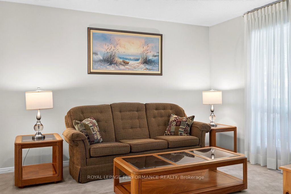 38 Burlington Crescent, Hunt Club - South Keys and Area, ON K1T 3K6 photo 5