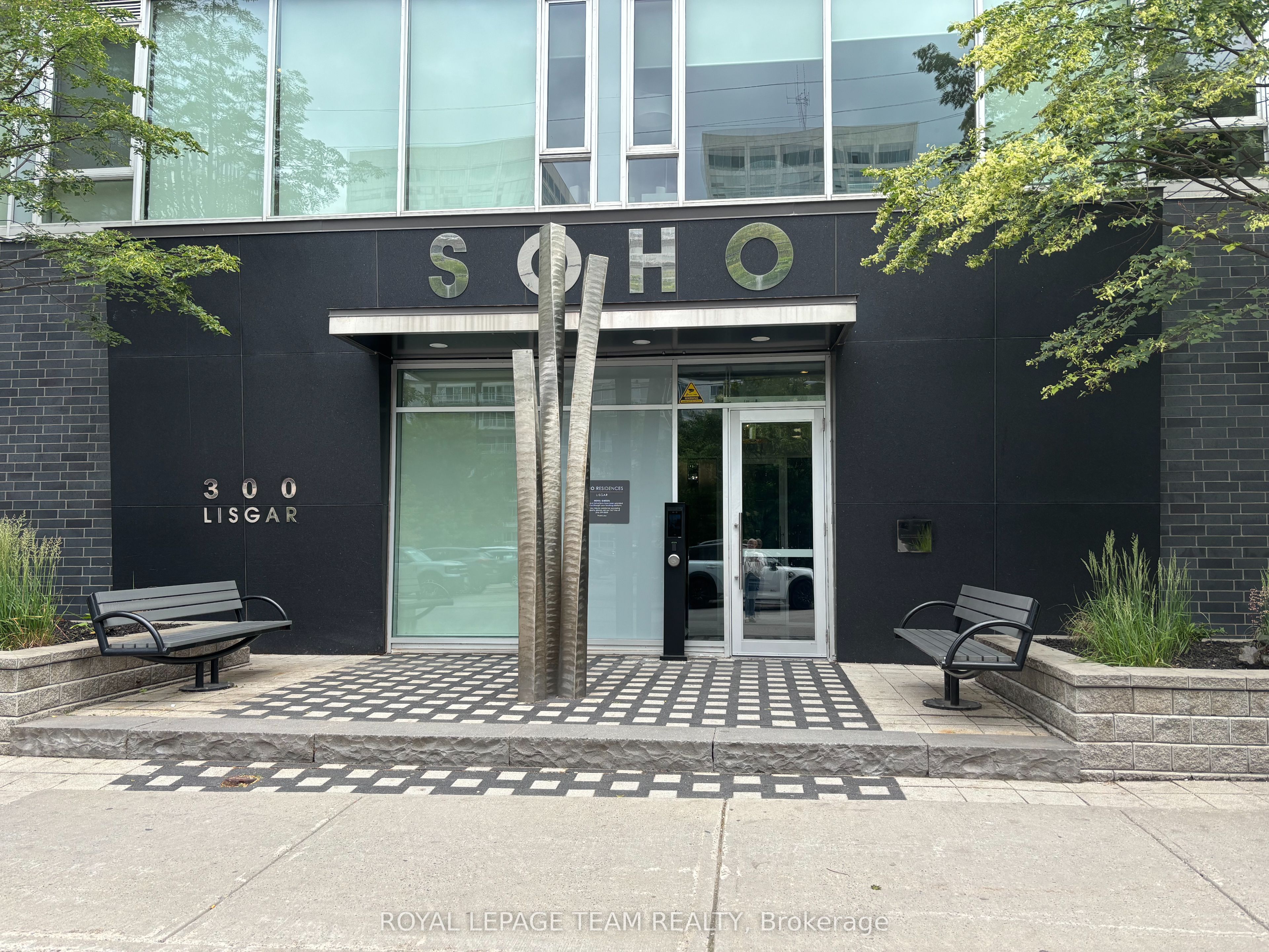 300 Lisgar Street 806, Ottawa Centre, ON K2P 0E2 photo 2