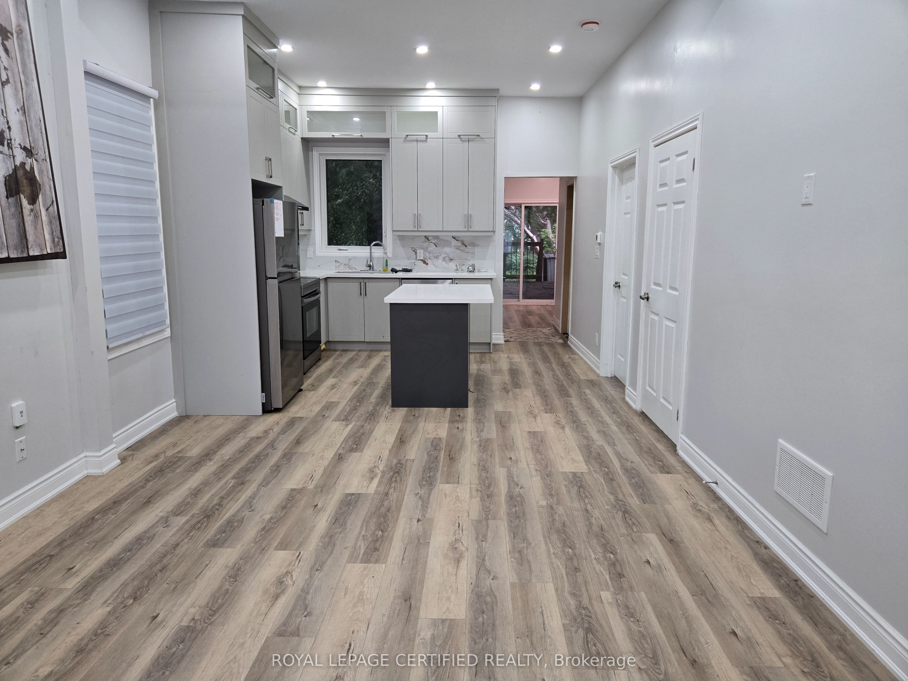 195 Picton Street E, Hamilton, ON L8L 3W8 photo 3