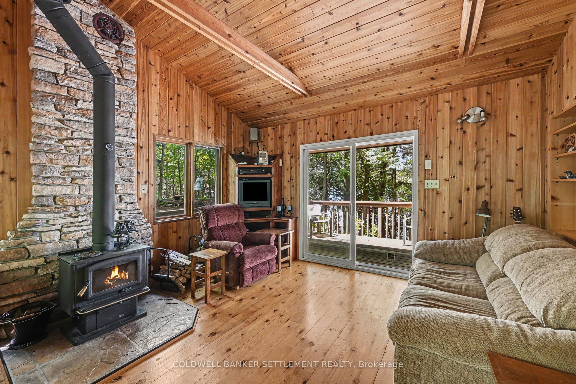 6773 Sand Island Island, Rideau Lakes, ON K0G 1V0 photo 2