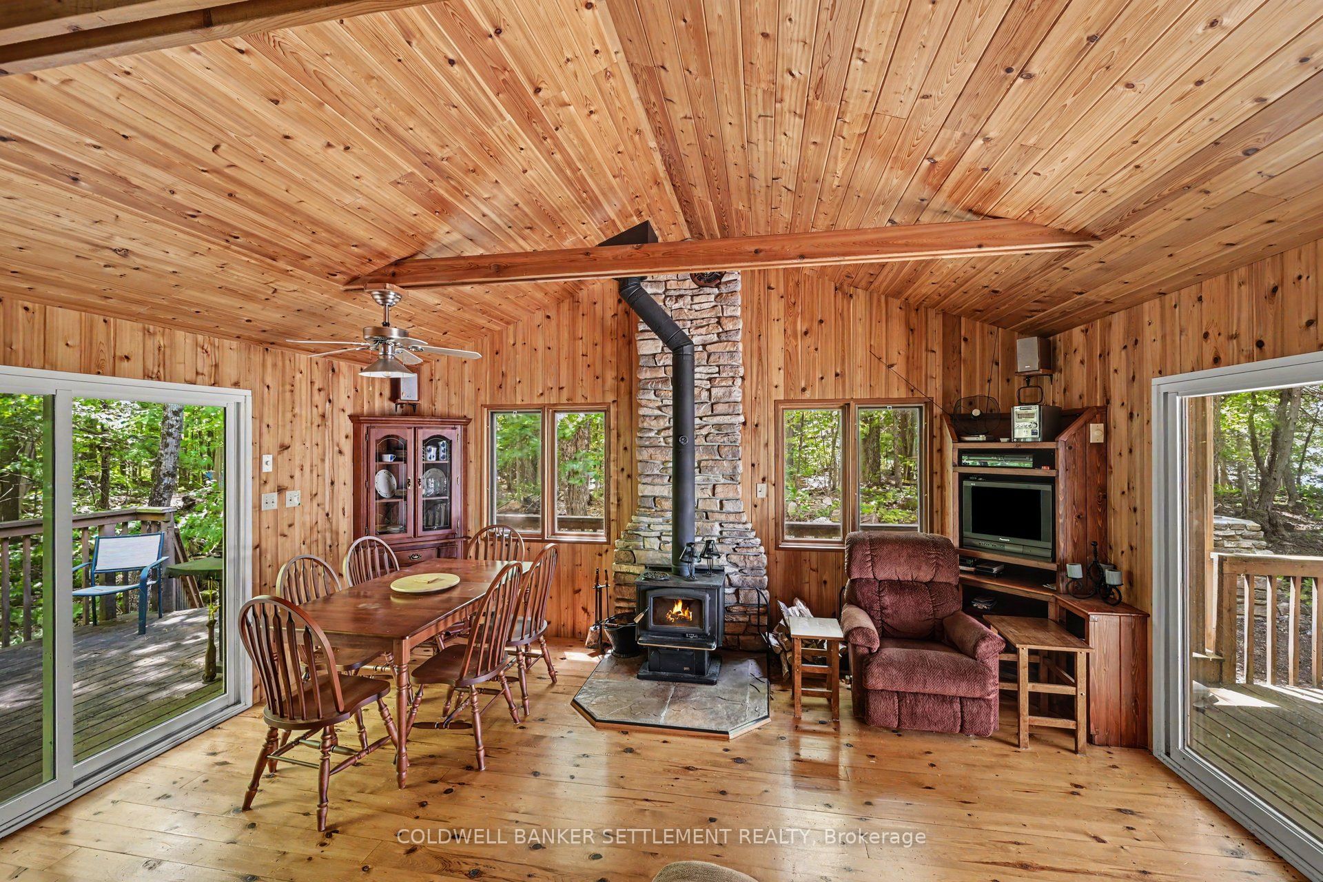 6773 Sand Island Island, Rideau Lakes, ON K0G 1V0 photo 5