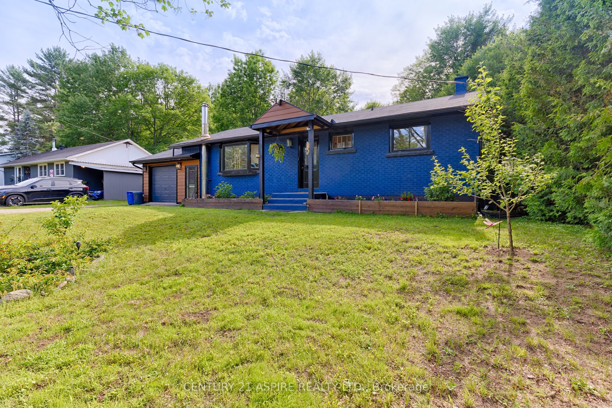 32057 Highway 17 Highway, Laurentian Hills, ON K0J 1J0 photo 2