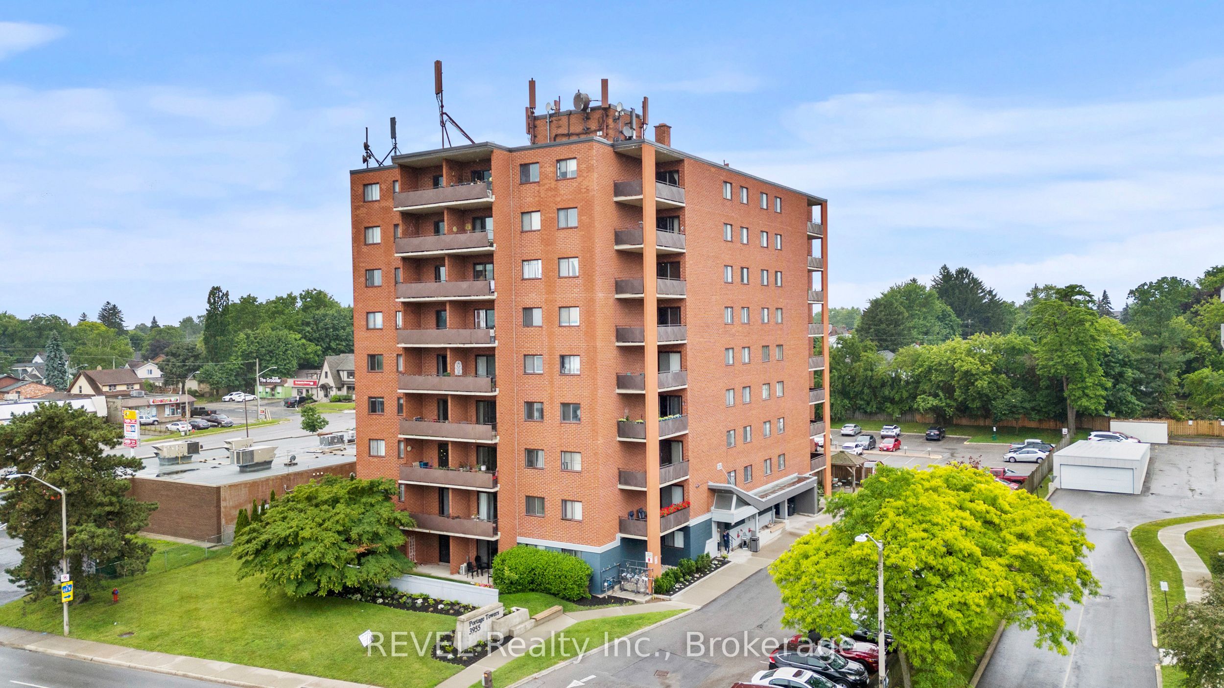 3955 Portage Road 401, Niagara Falls, ON L2J 3W2 photo 2