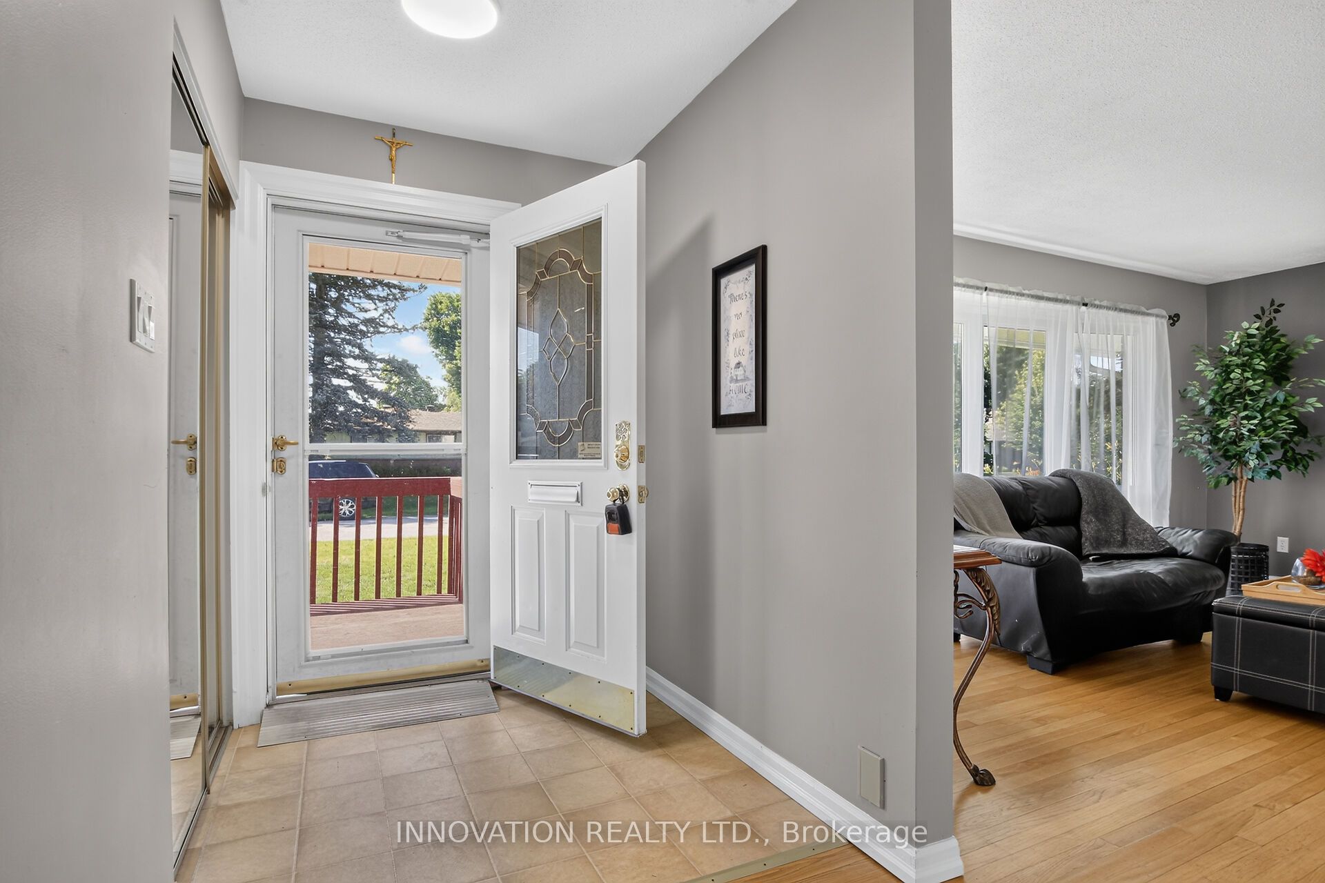13 Dorland Crescent, Bells Corners and South to Fallowfield, ON K2H 6E6 photo 3