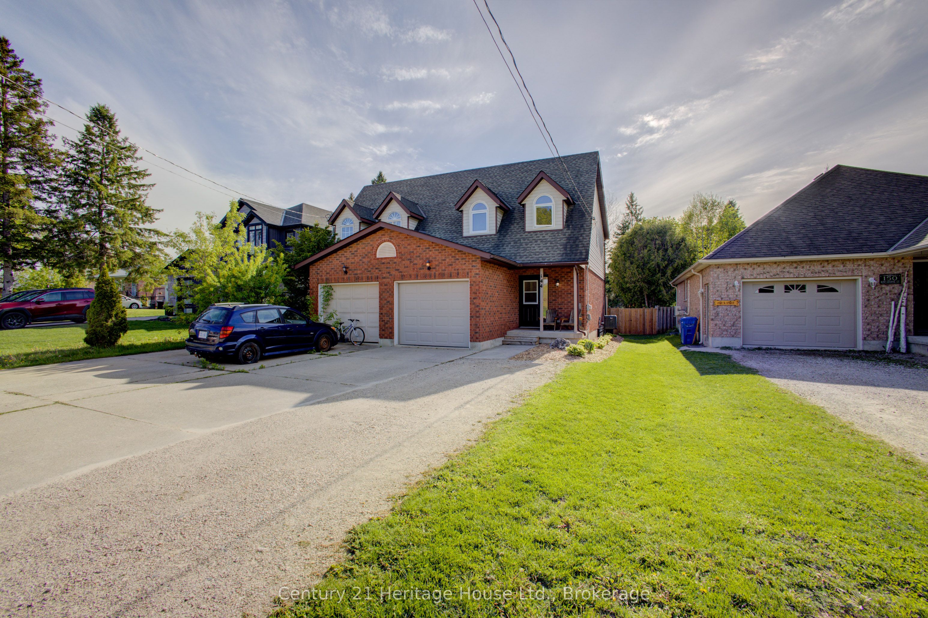 144 Kincardine Street N, West Grey, ON N0G 1R0