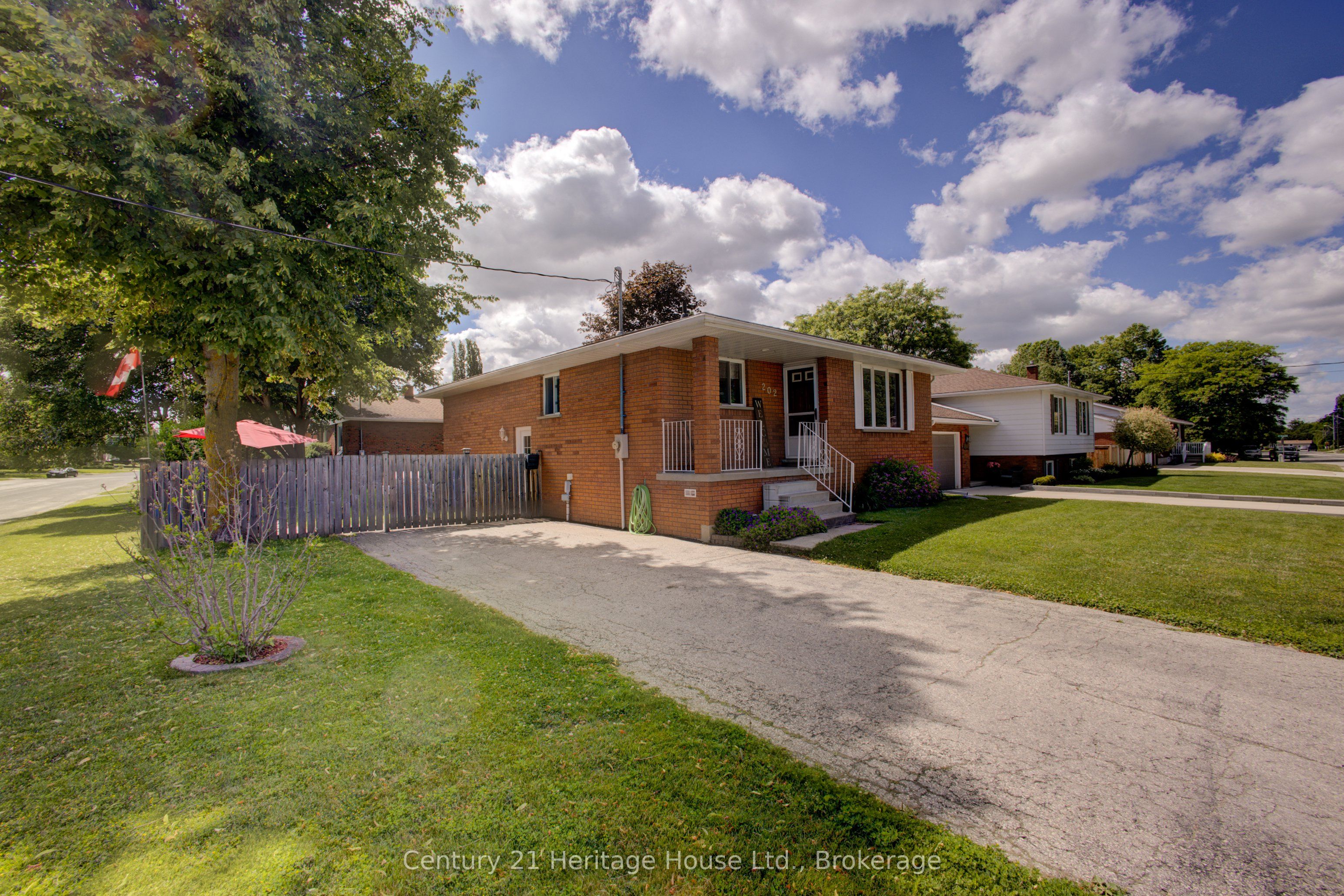 202 15th Avenue, Hanover, ON N4N 3L4 photo 3