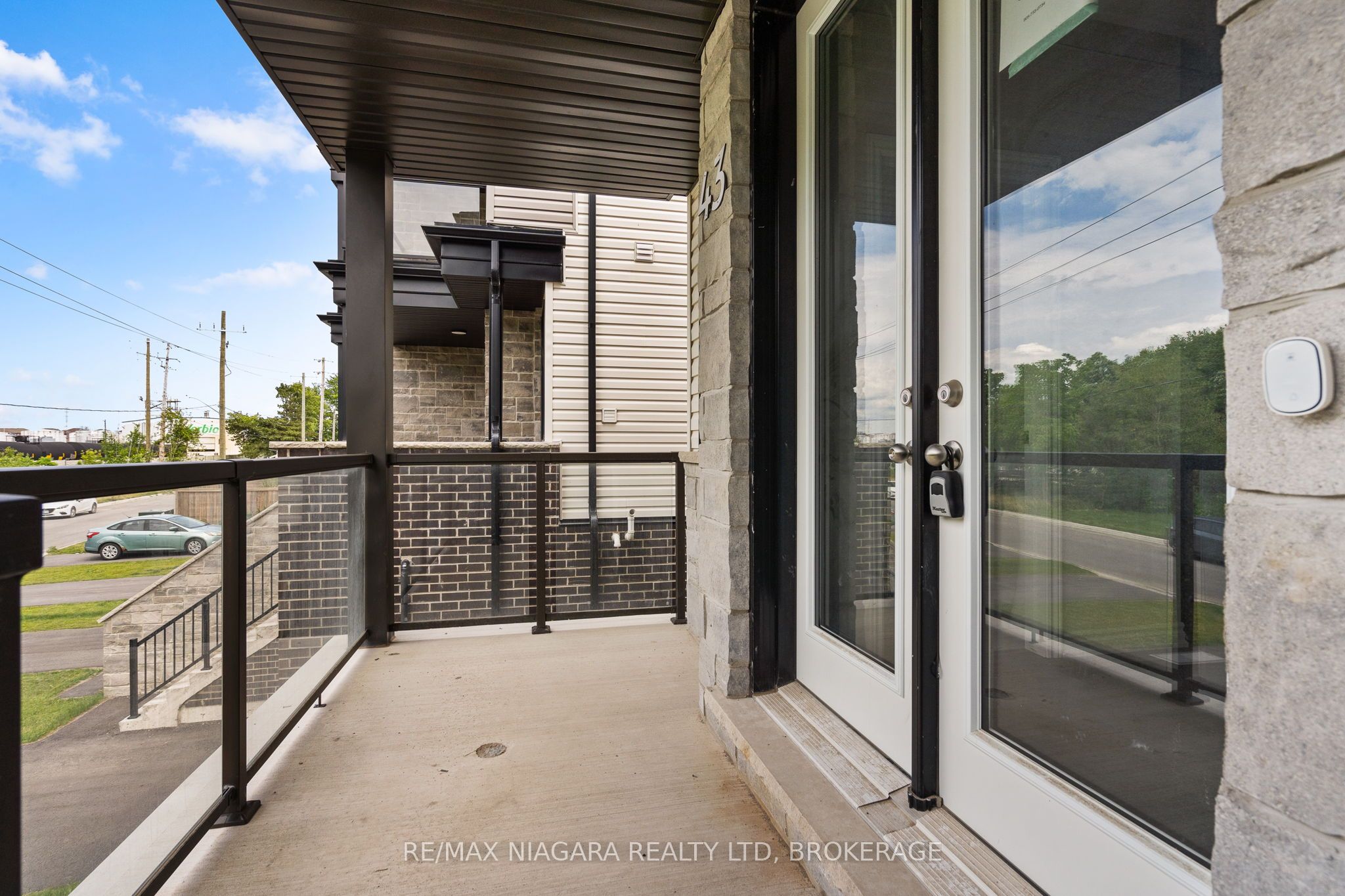 39 Superior Street, Welland, ON L3B 3G3 photo 3