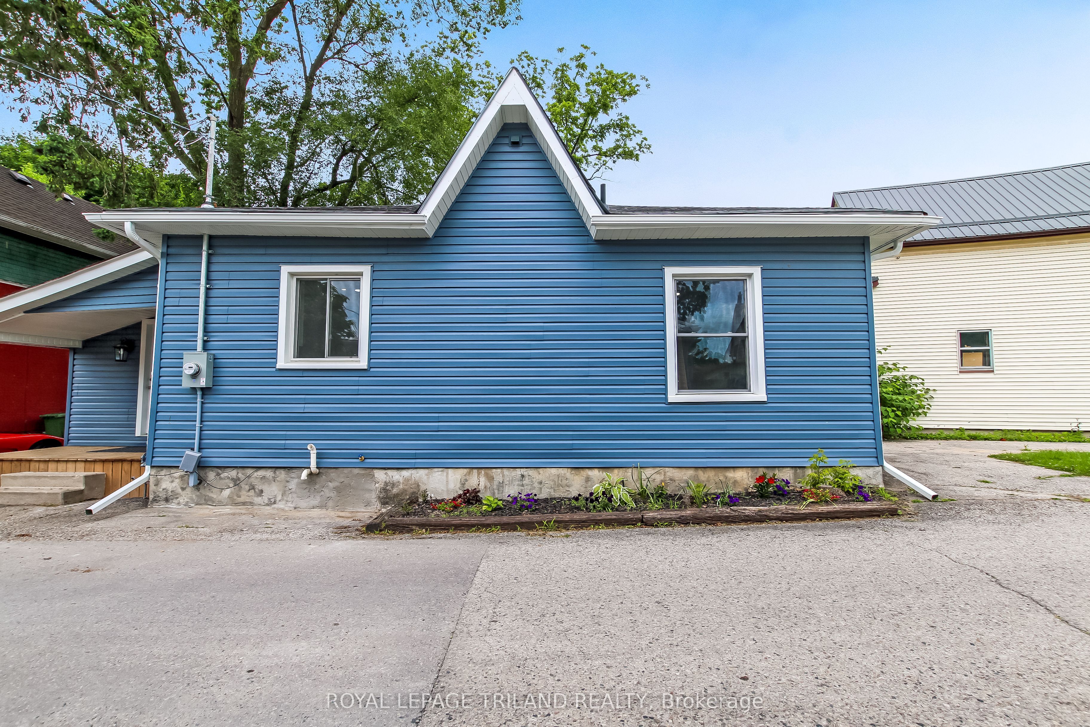 56 Mondamin Street, St. Thomas, ON N5P 2V3 photo 2