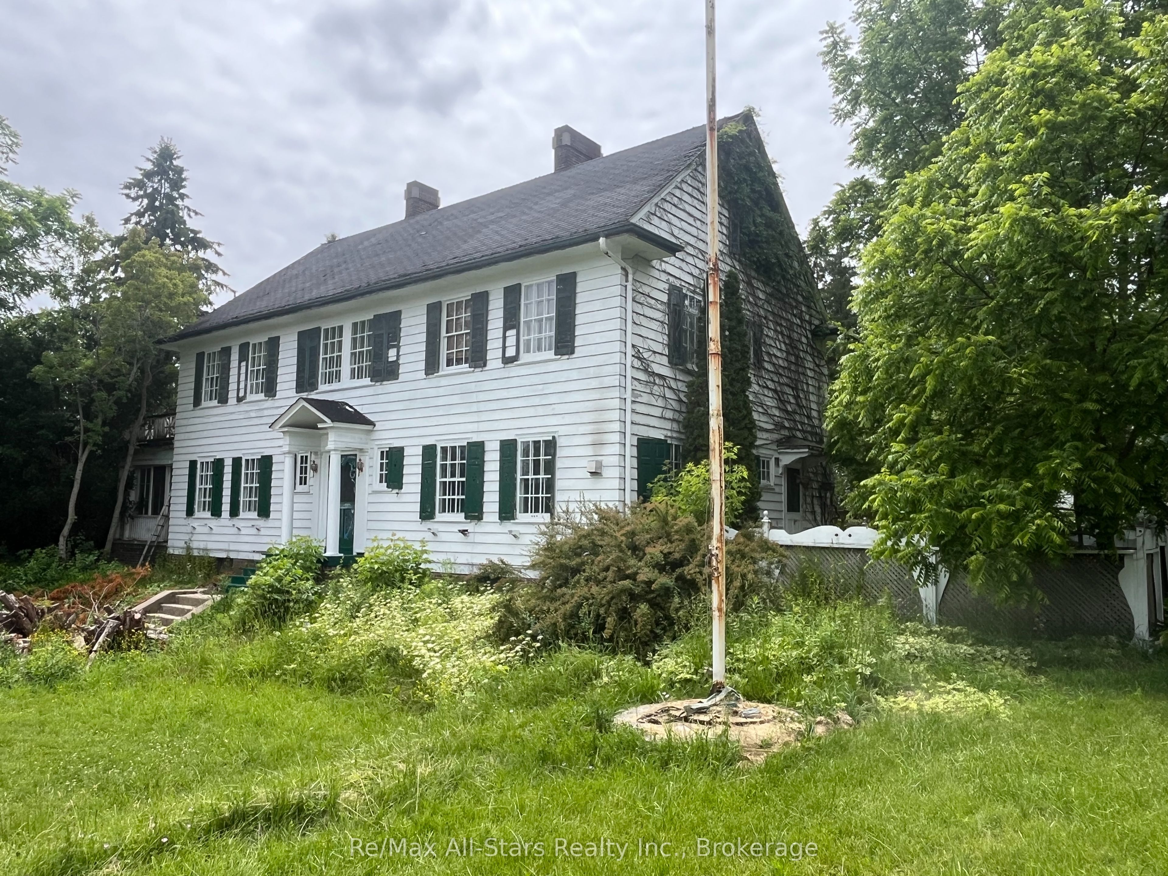 173 Lindsay Street S, Kawartha Lakes, ON K9V 2N2