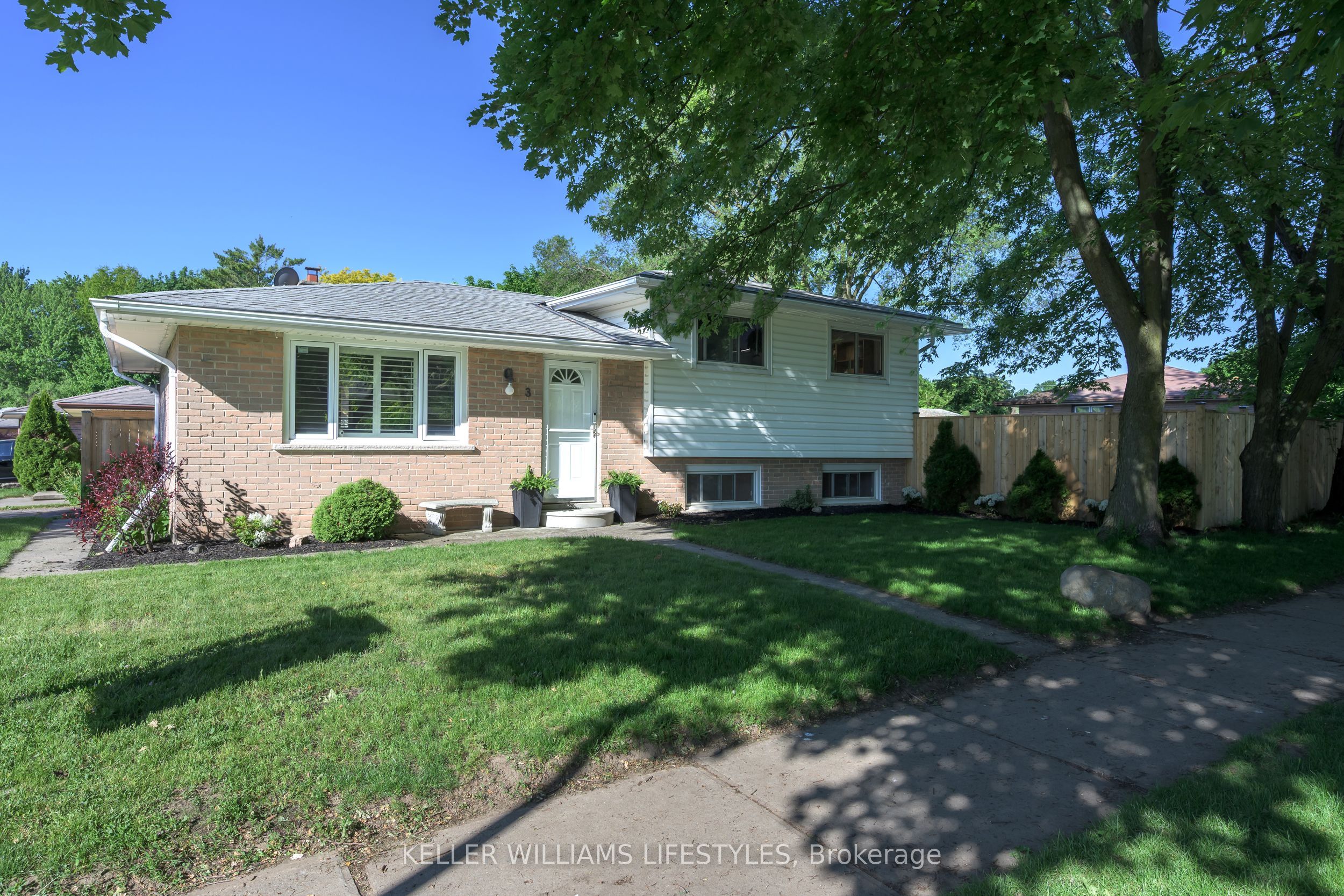 3 Baffin Place, London East, ON N5V 1E8