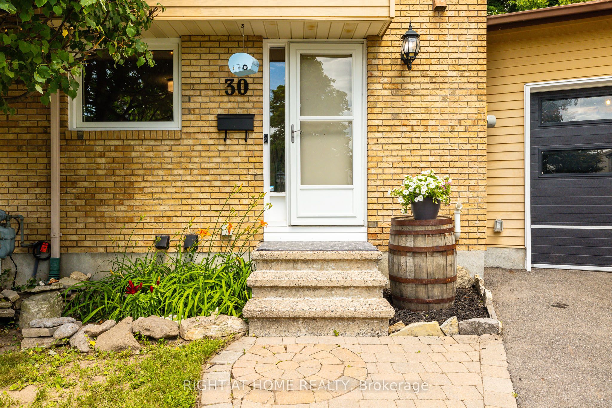 30 Berkshire Way, Barrhaven, ON K2J 2B2 photo 5
