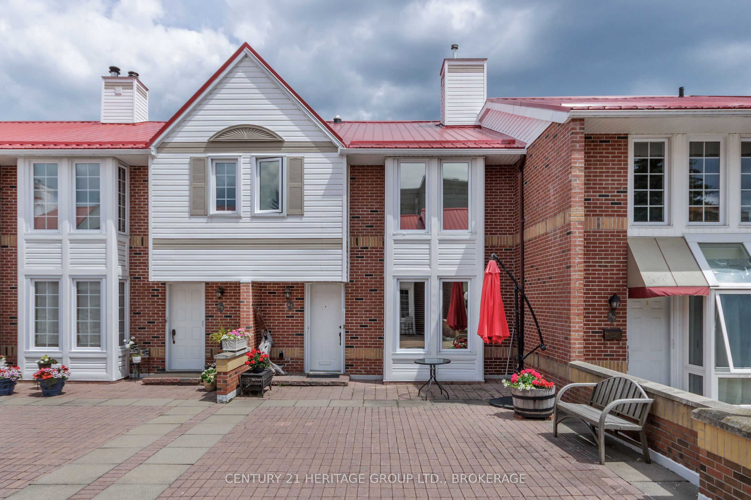 1 Place D'armes 61, Kingston, ON K7K 6S3
