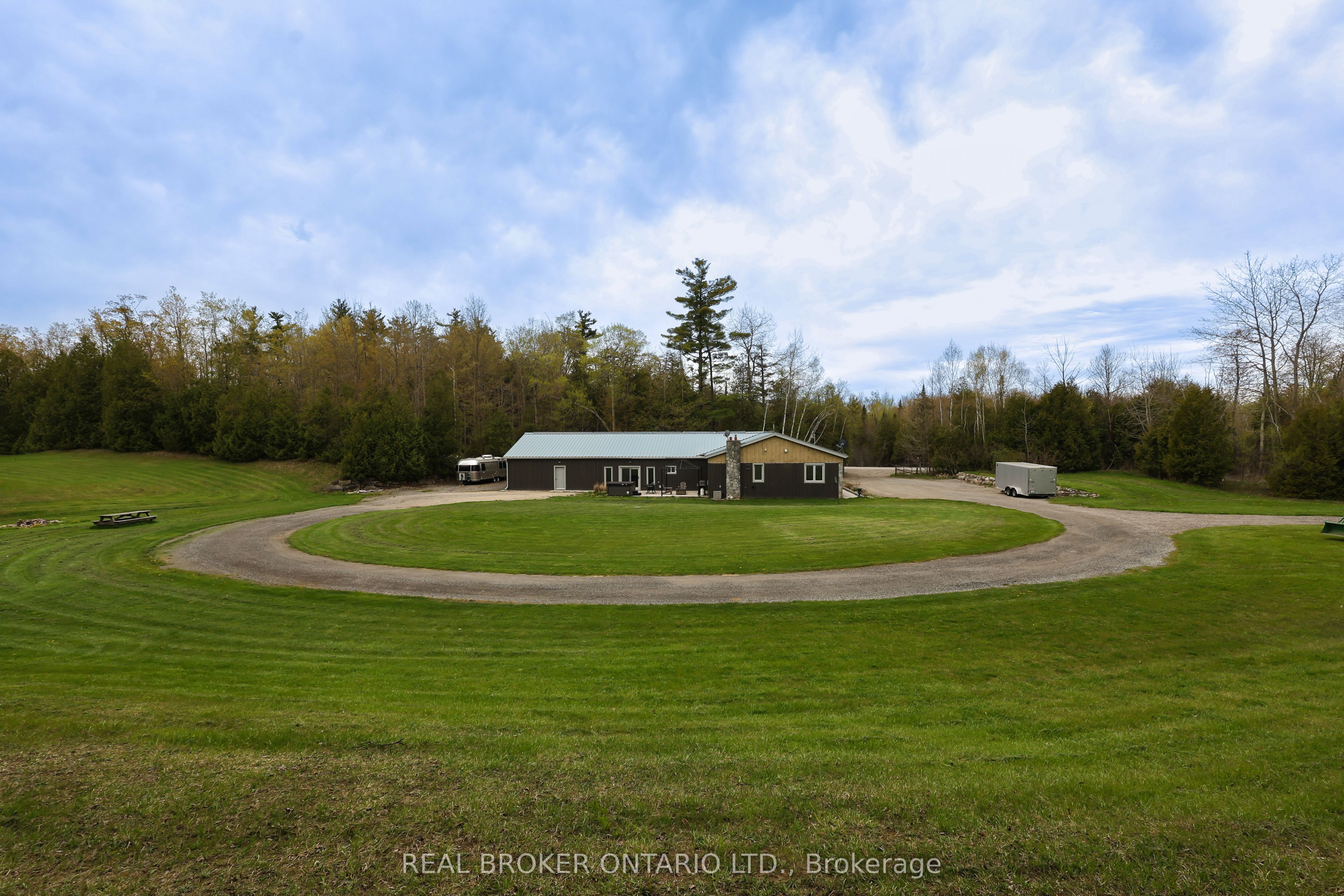 4589 WATSON Road S, Puslinch, ON N0B 2J0 photo 2