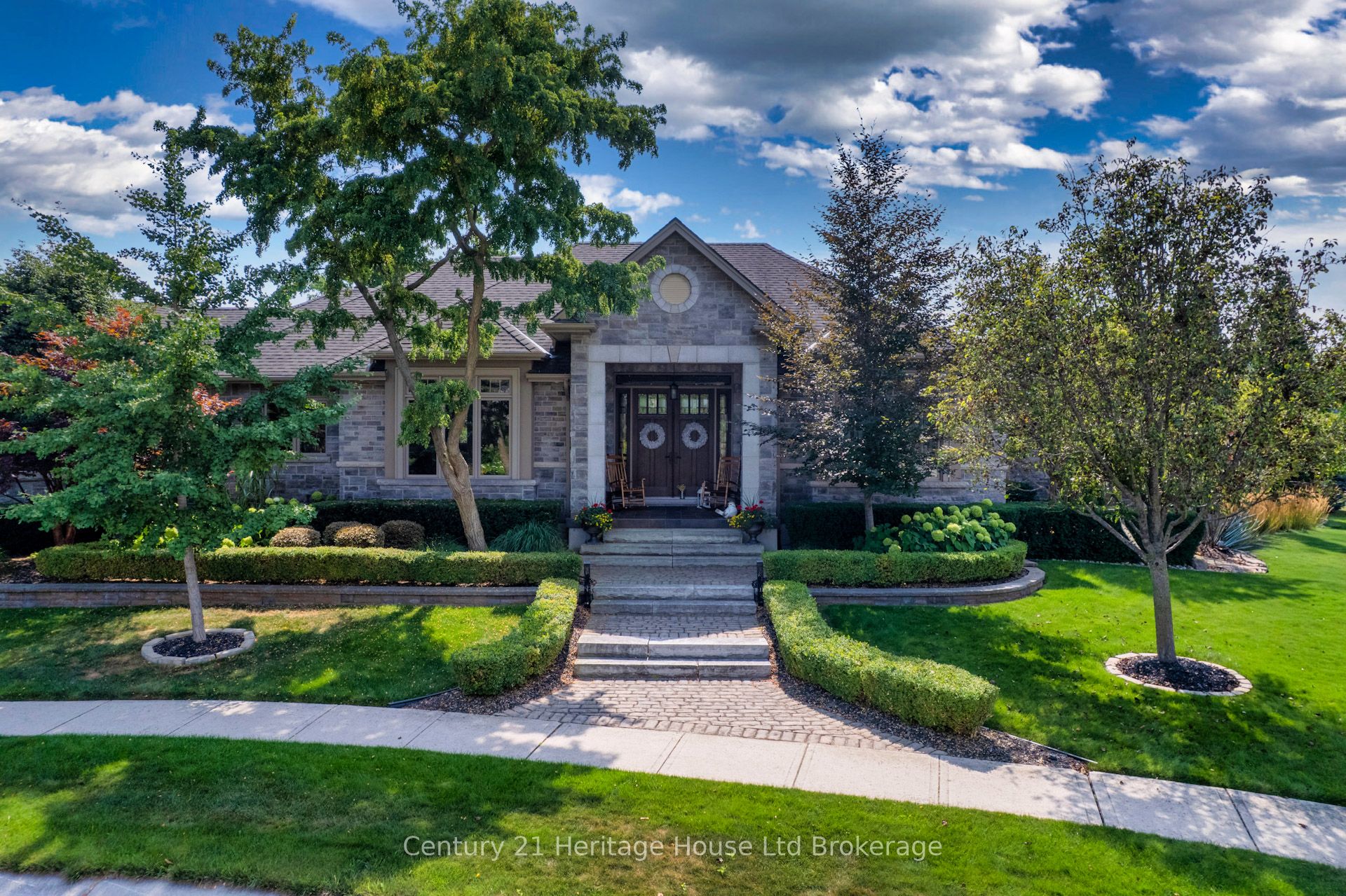 563 Lakeview Drive, Woodstock, ON N4T 0C7
