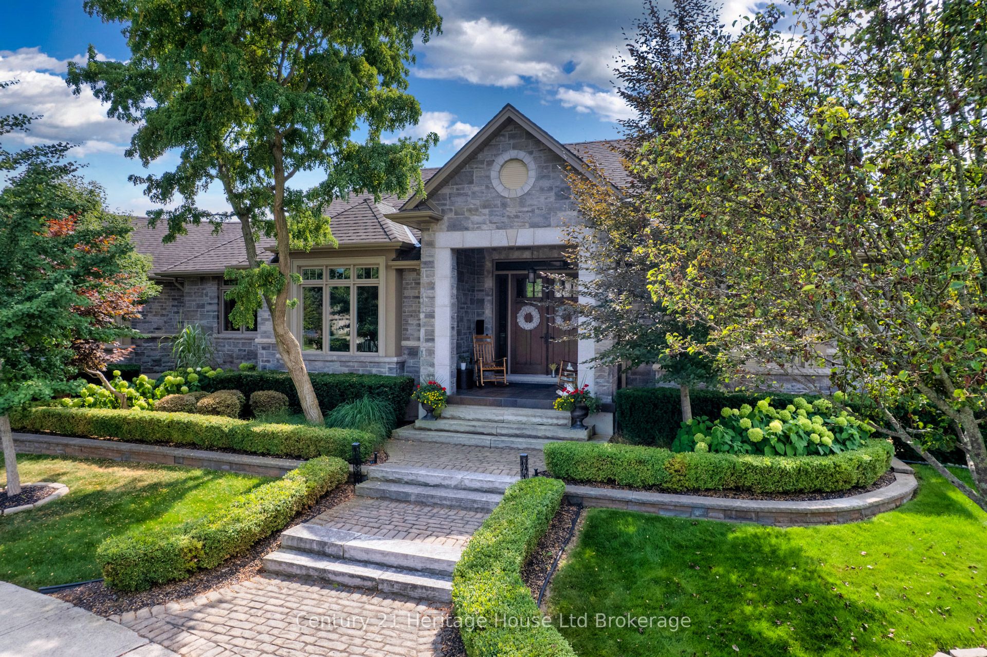 563 Lakeview Drive, Woodstock, ON N4T 0C7 photo 2
