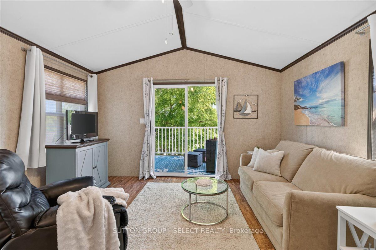 8685 Rock Glen Road 400, Lambton Shores, ON N0M 1B0 photo 3