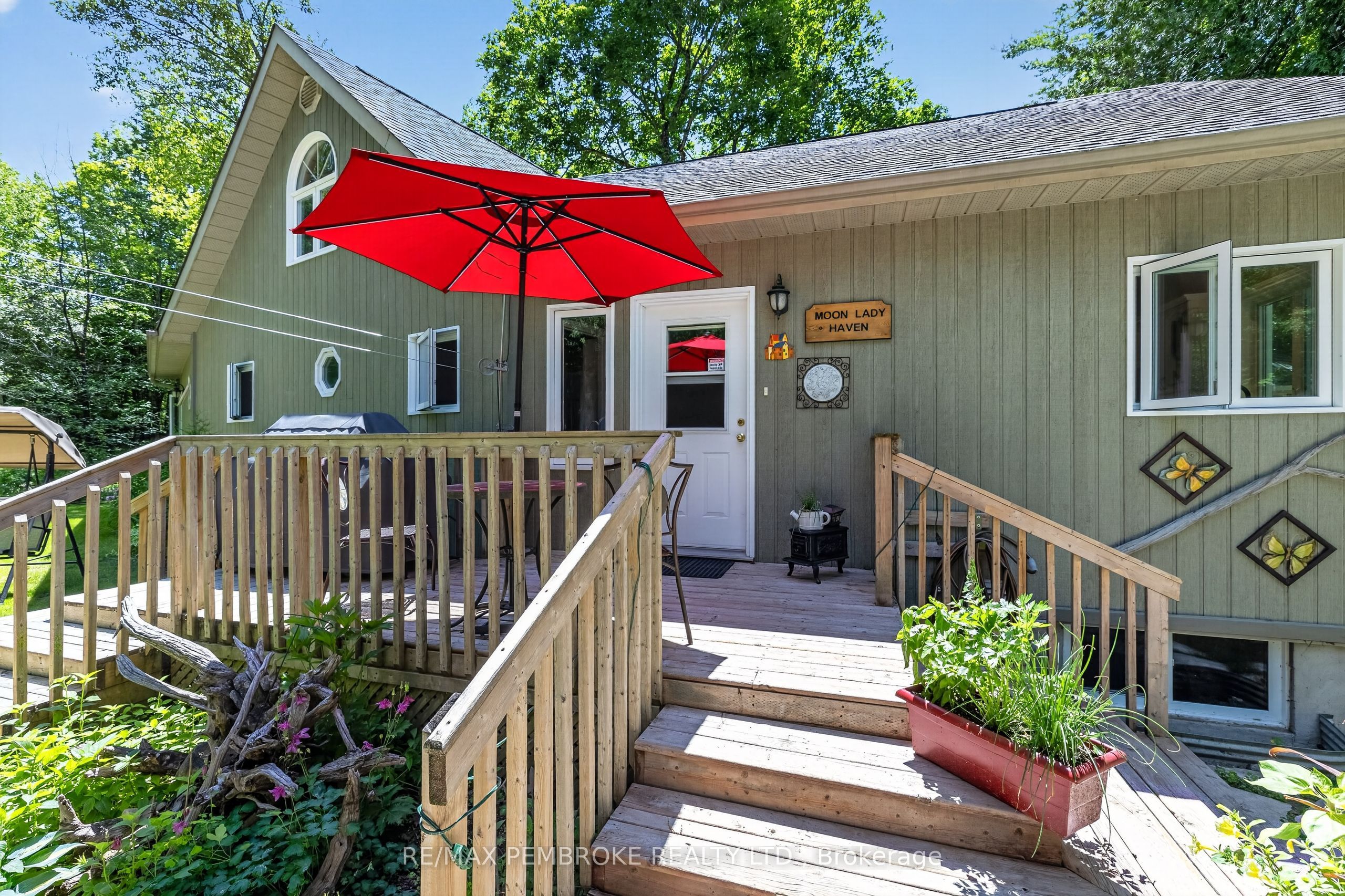 131 Clem Trail, Whitewater Region, ON K0J 2L0 photo 3