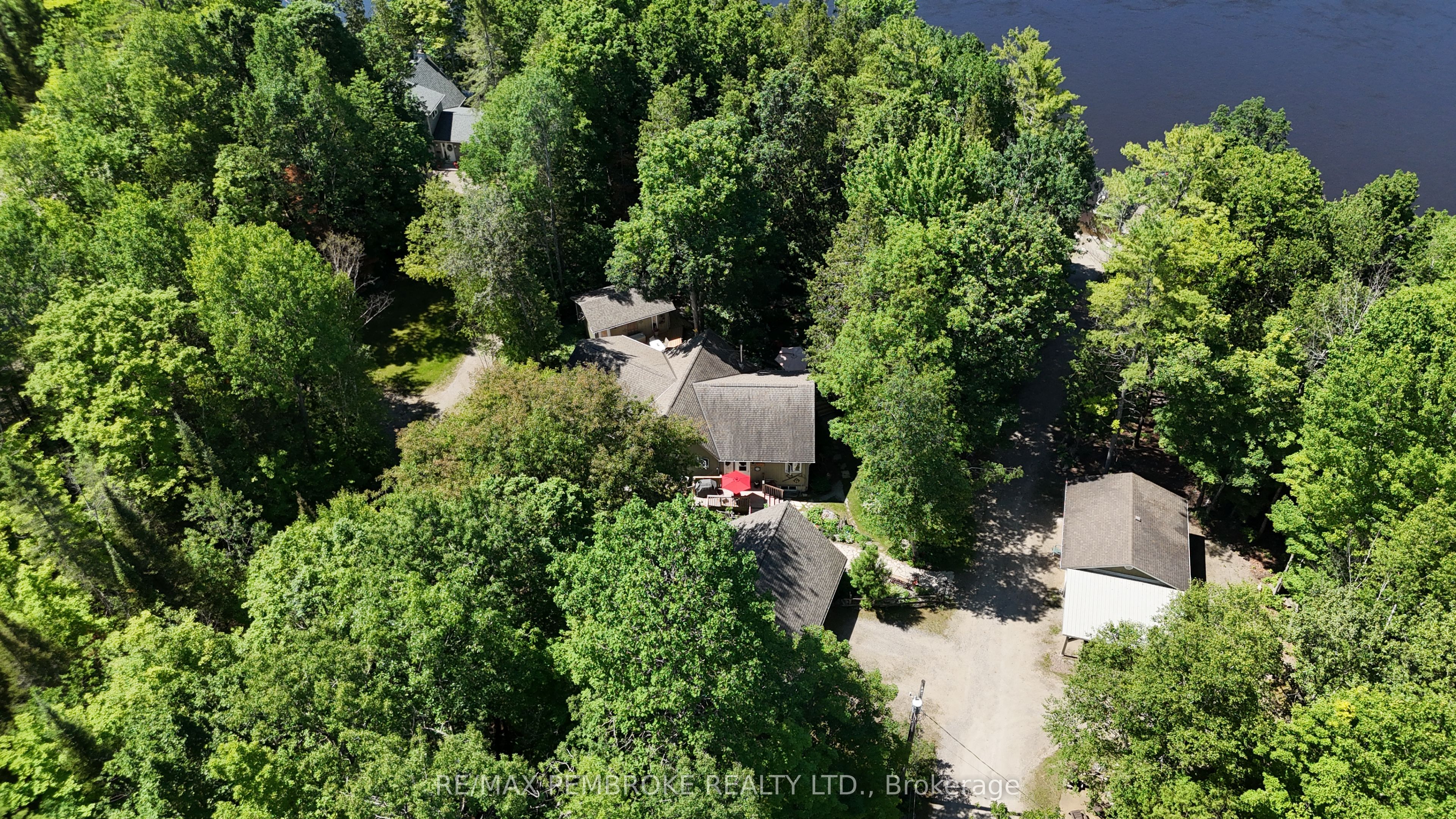 131 Clem Trail, Whitewater Region, ON K0J 2L0 photo 4