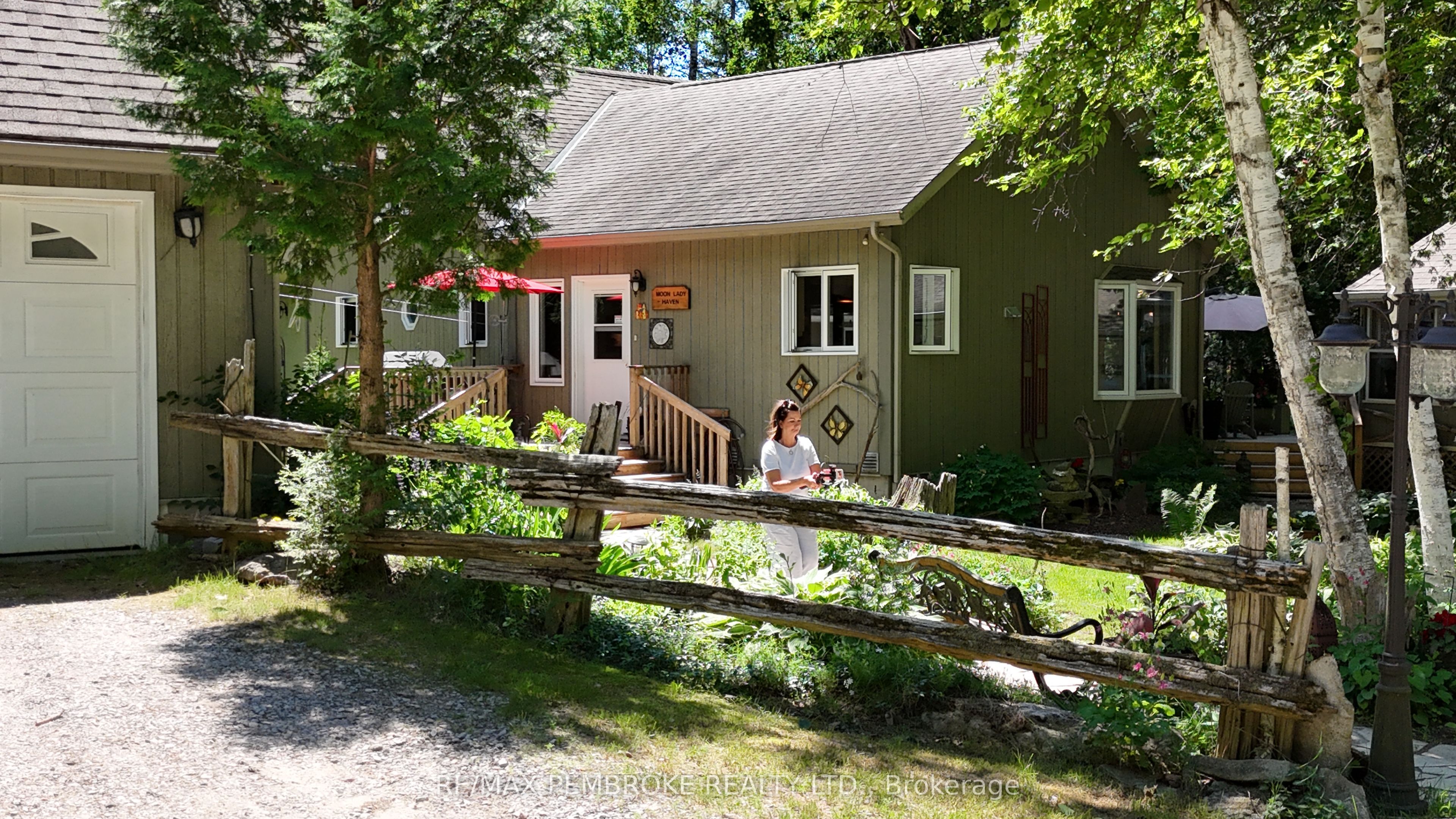 131 Clem Trail, Whitewater Region, ON K0J 2L0 photo 5