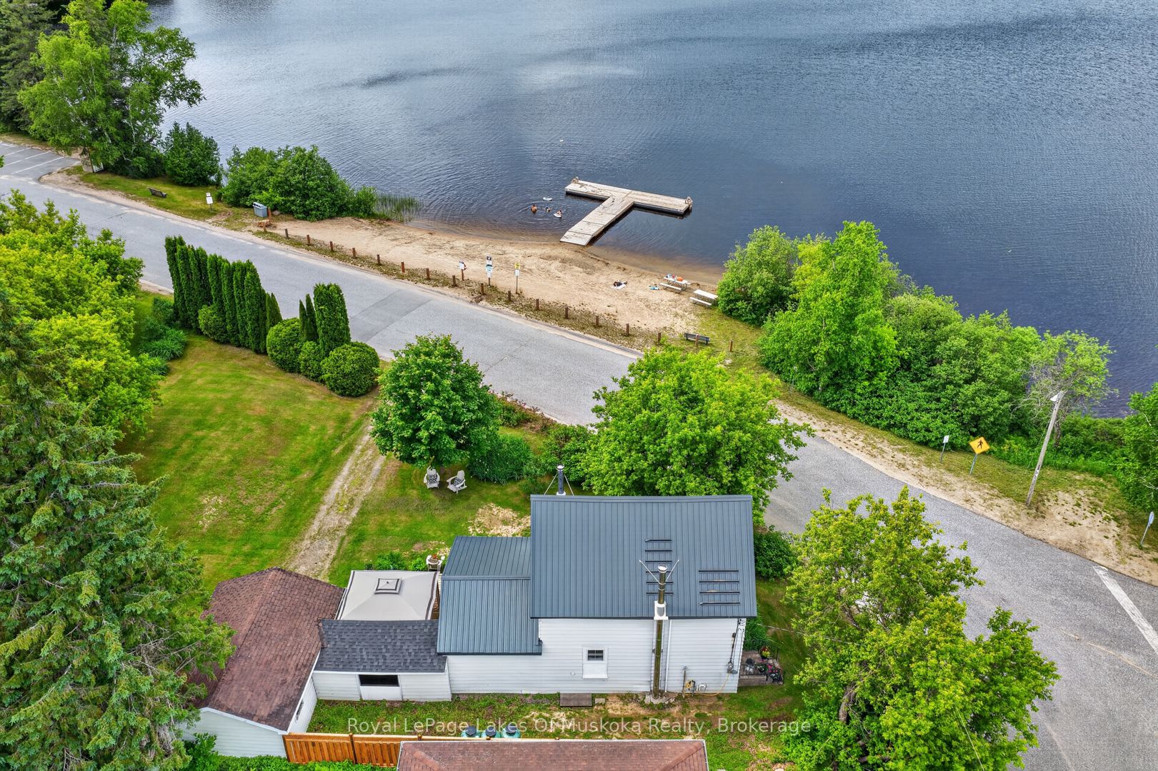 21 Lakeview Avenue W, Kearney, ON P0A 1M0