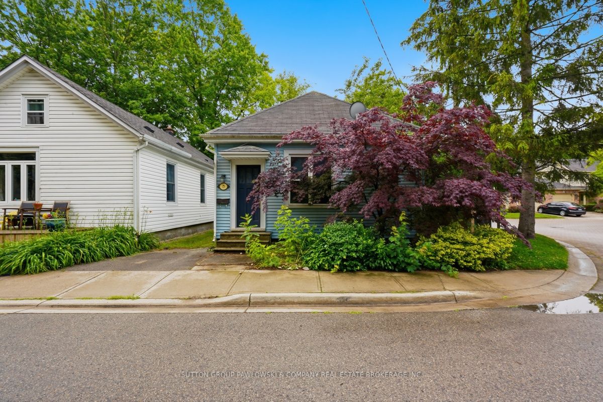 15 CARLTON Avenue, London East, ON N5Y 3M6
