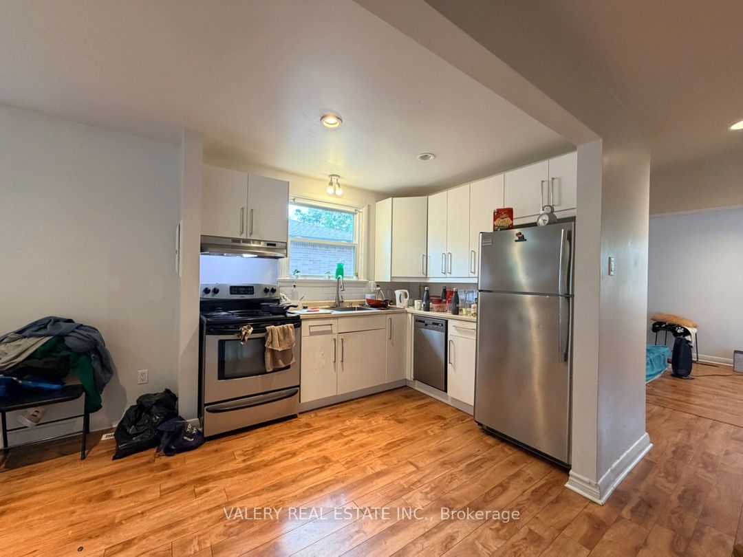 206 Barry Place Main, London North, ON N6H 1K1