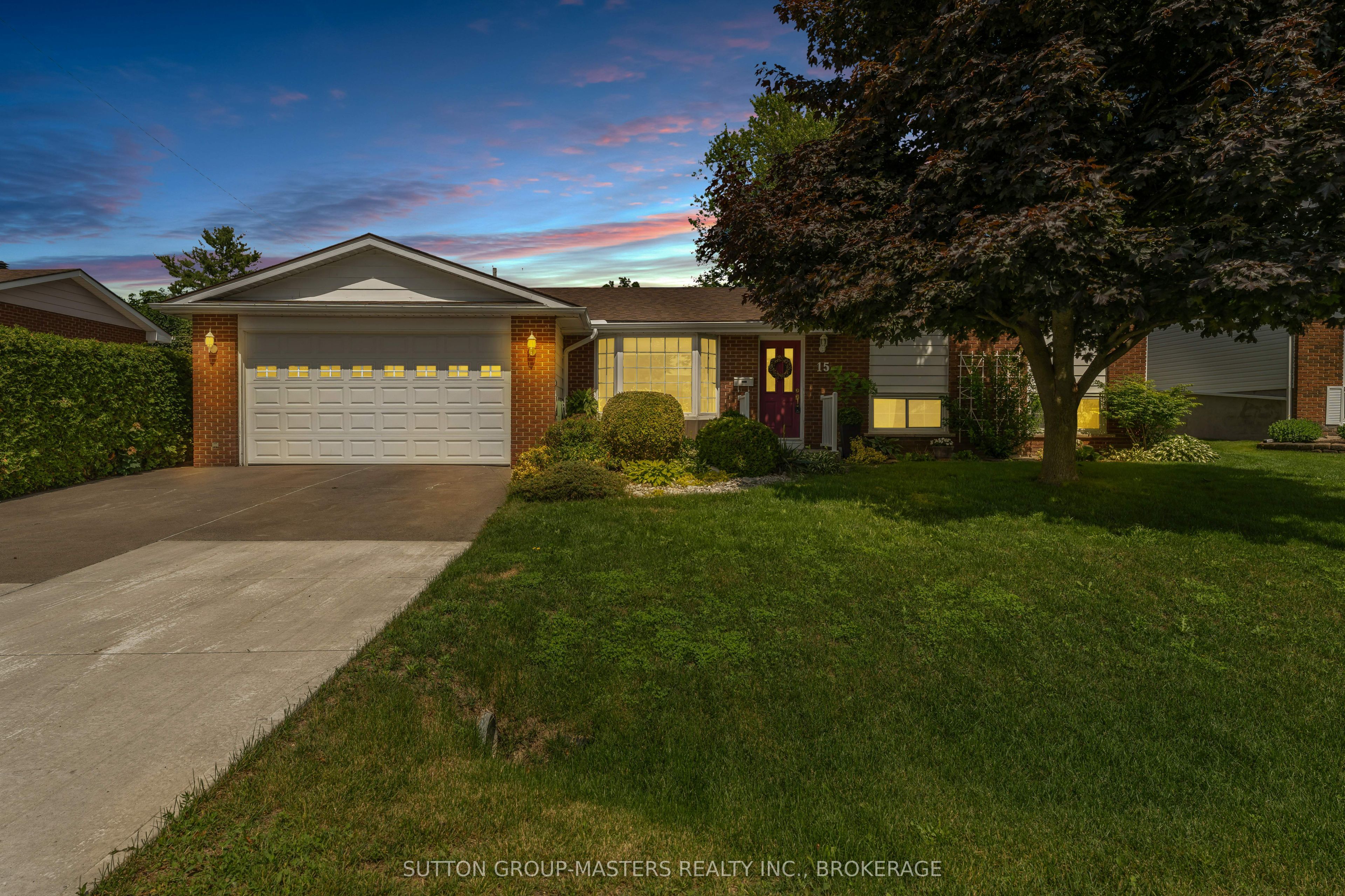 15 Bakers Lane, Loyalist, ON K7N 1L9 photo 2