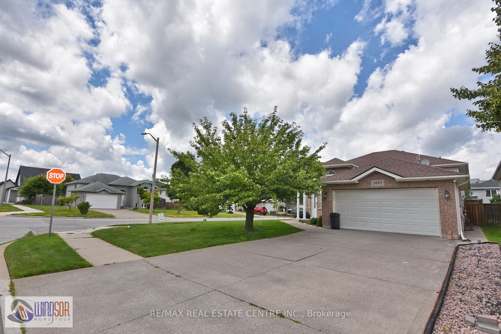 3602 Holburn Street, Windsor, ON N9E 4V4 photo 2