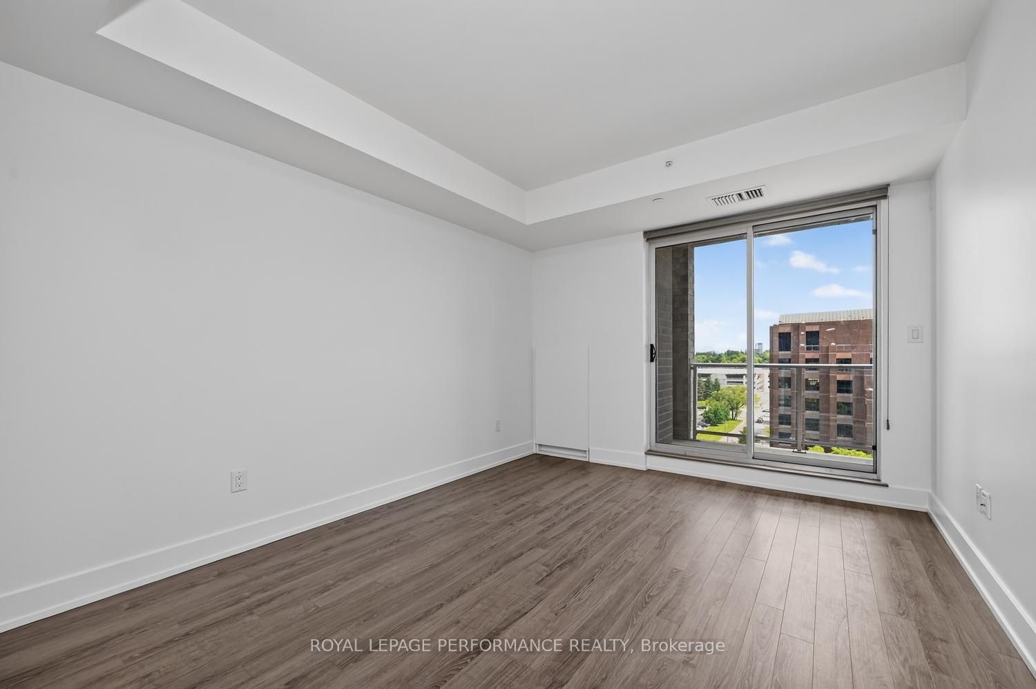 100 Champagne Avenue S 903, Dows Lake - Civic Hospital and Area, ON K1S 4P4 photo 5