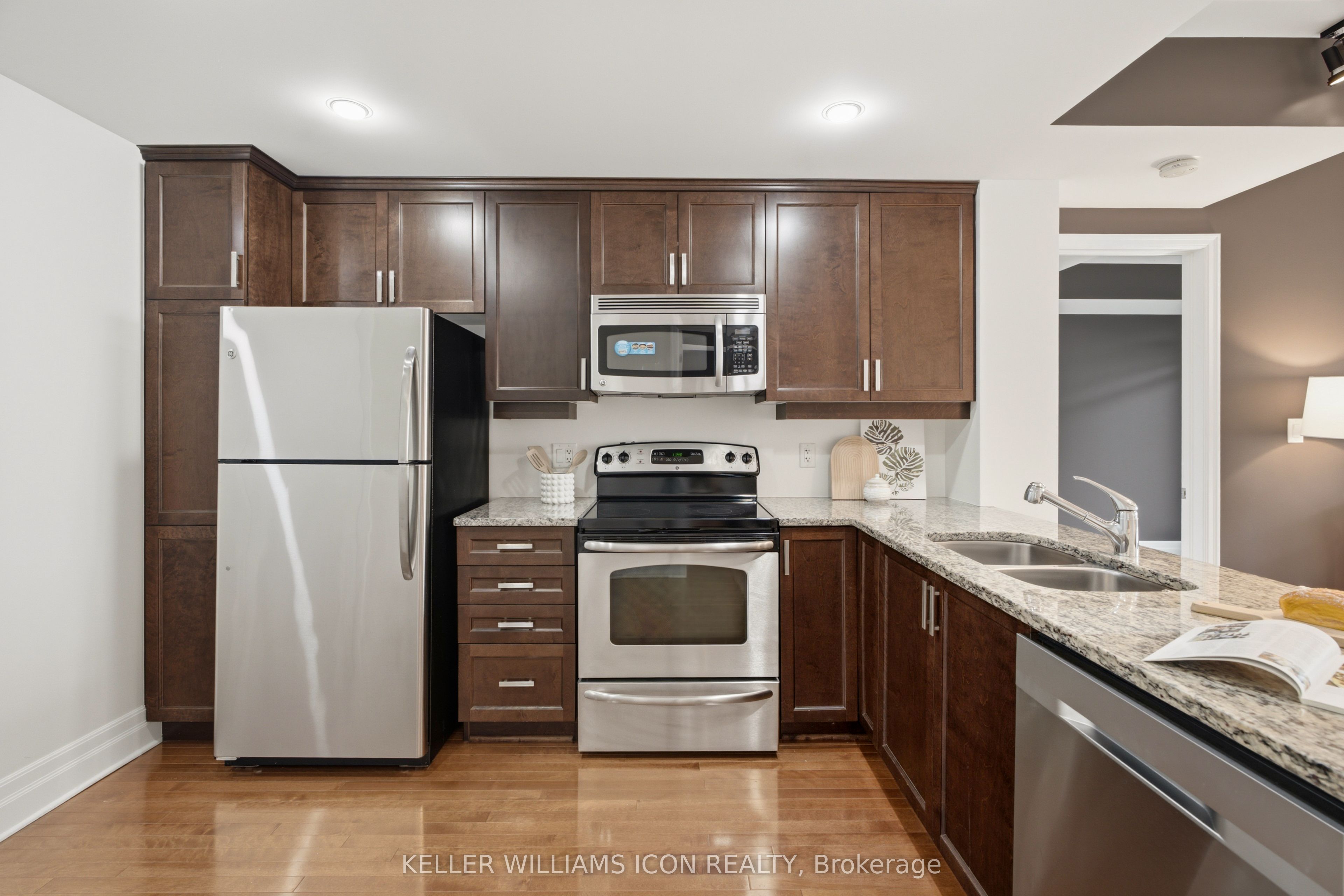 950 Marguerite Avenue 213, Overbrook - Castleheights and Area, ON K1K 3T8 photo 2