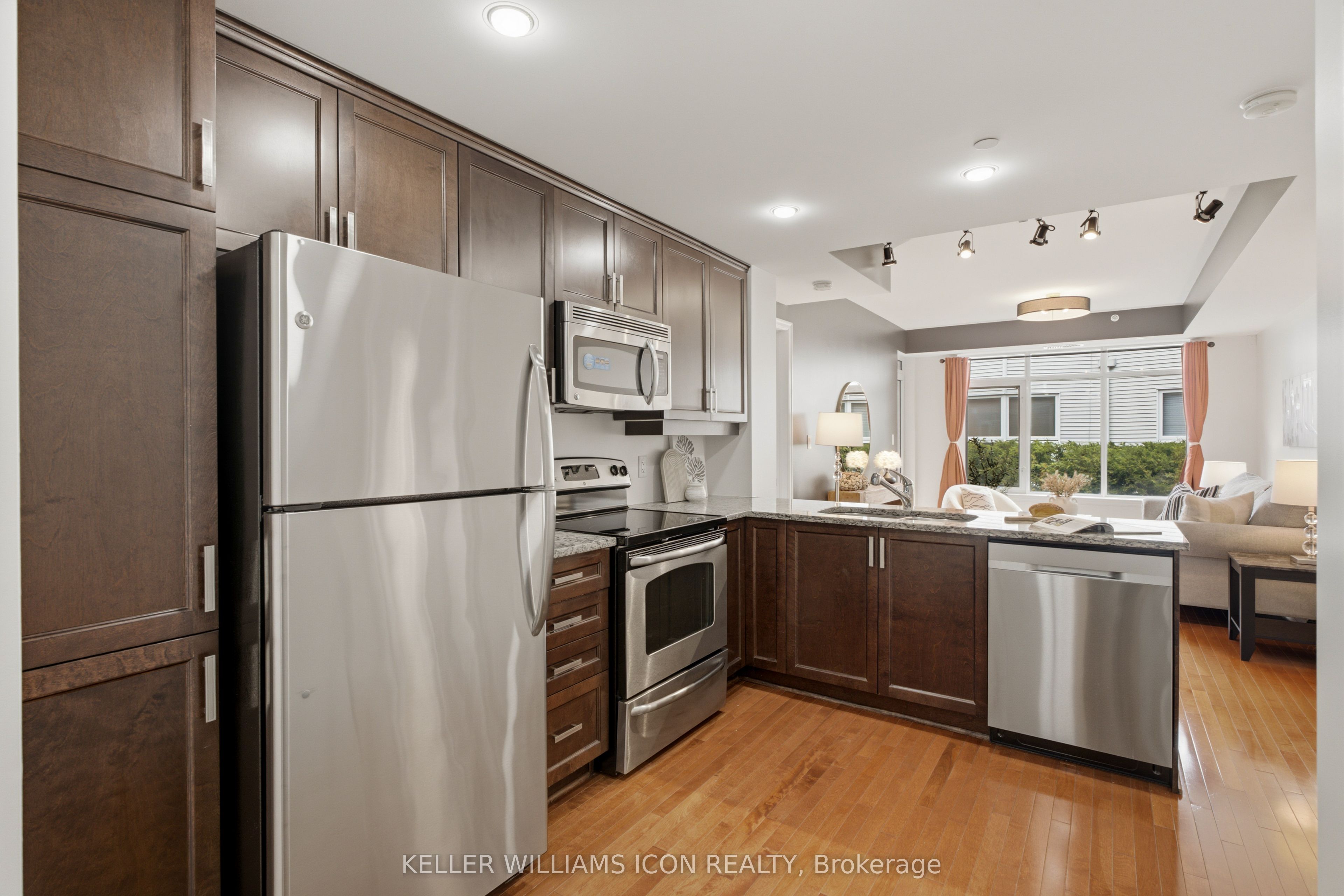 950 Marguerite Avenue 213, Overbrook - Castleheights and Area, ON K1K 3T8 photo 5