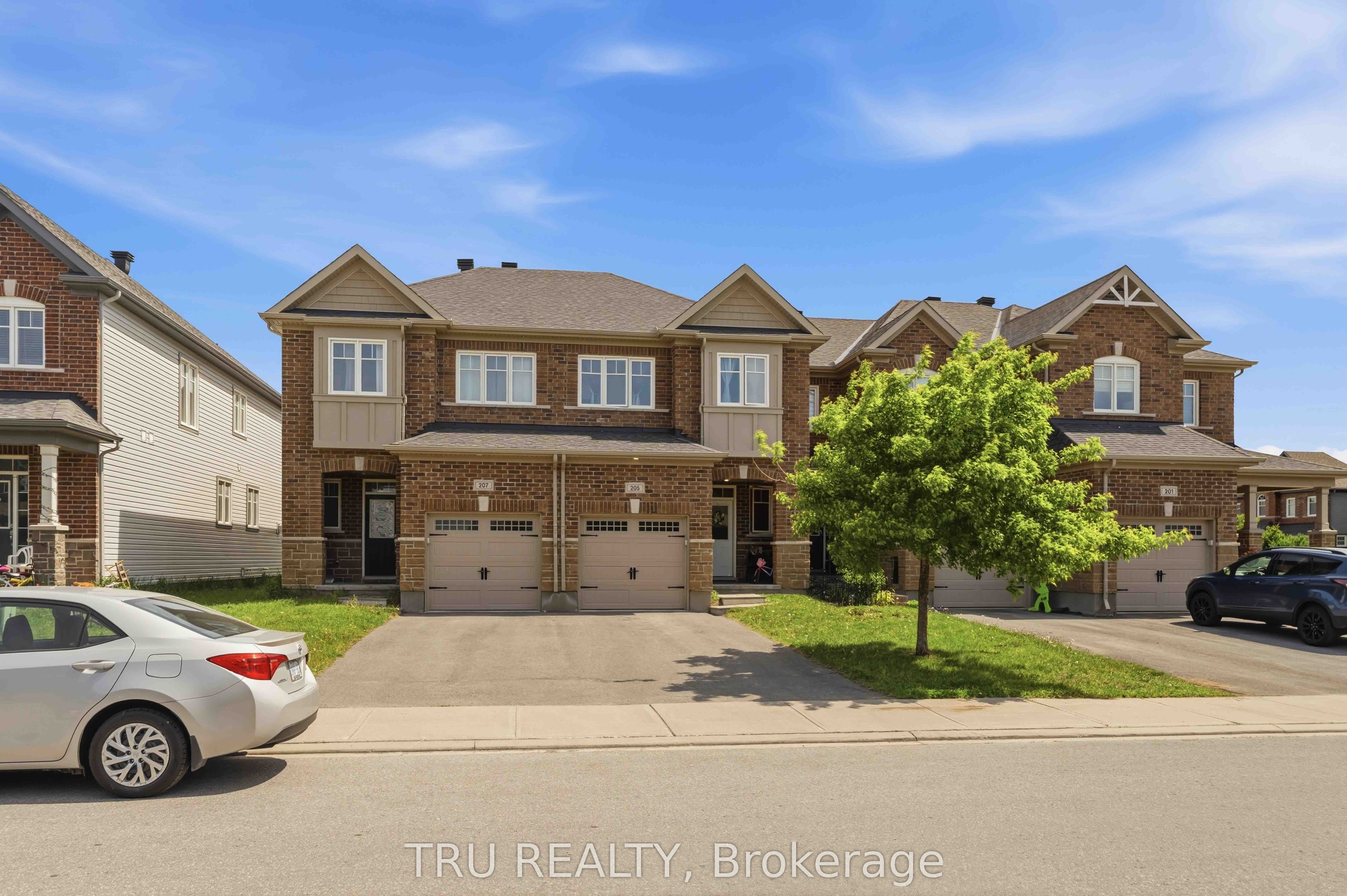 205 Losino Crescent, Kanata, ON K2V 0E4