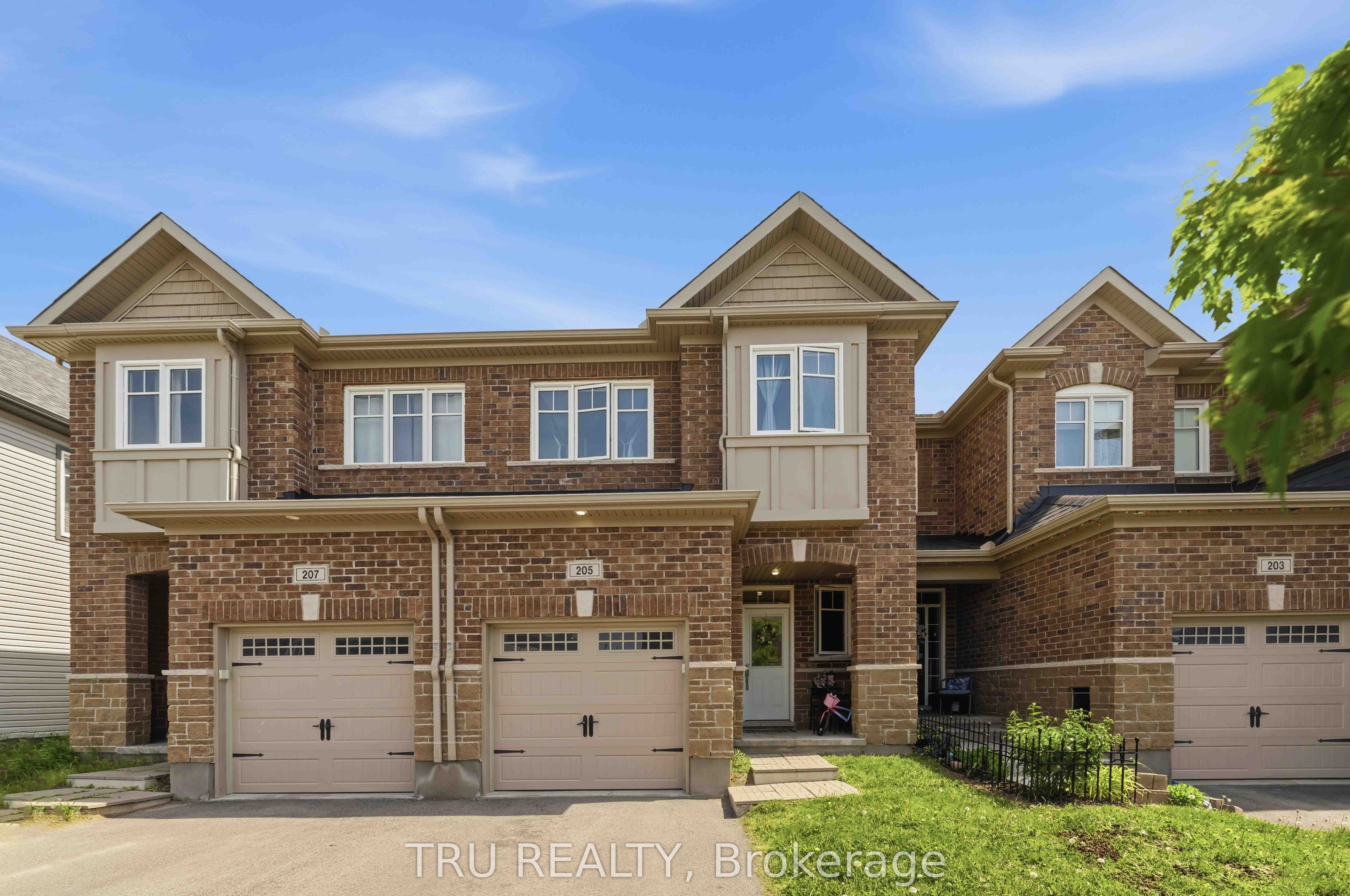205 Losino Crescent, Kanata, ON K2V 0E4 photo 2