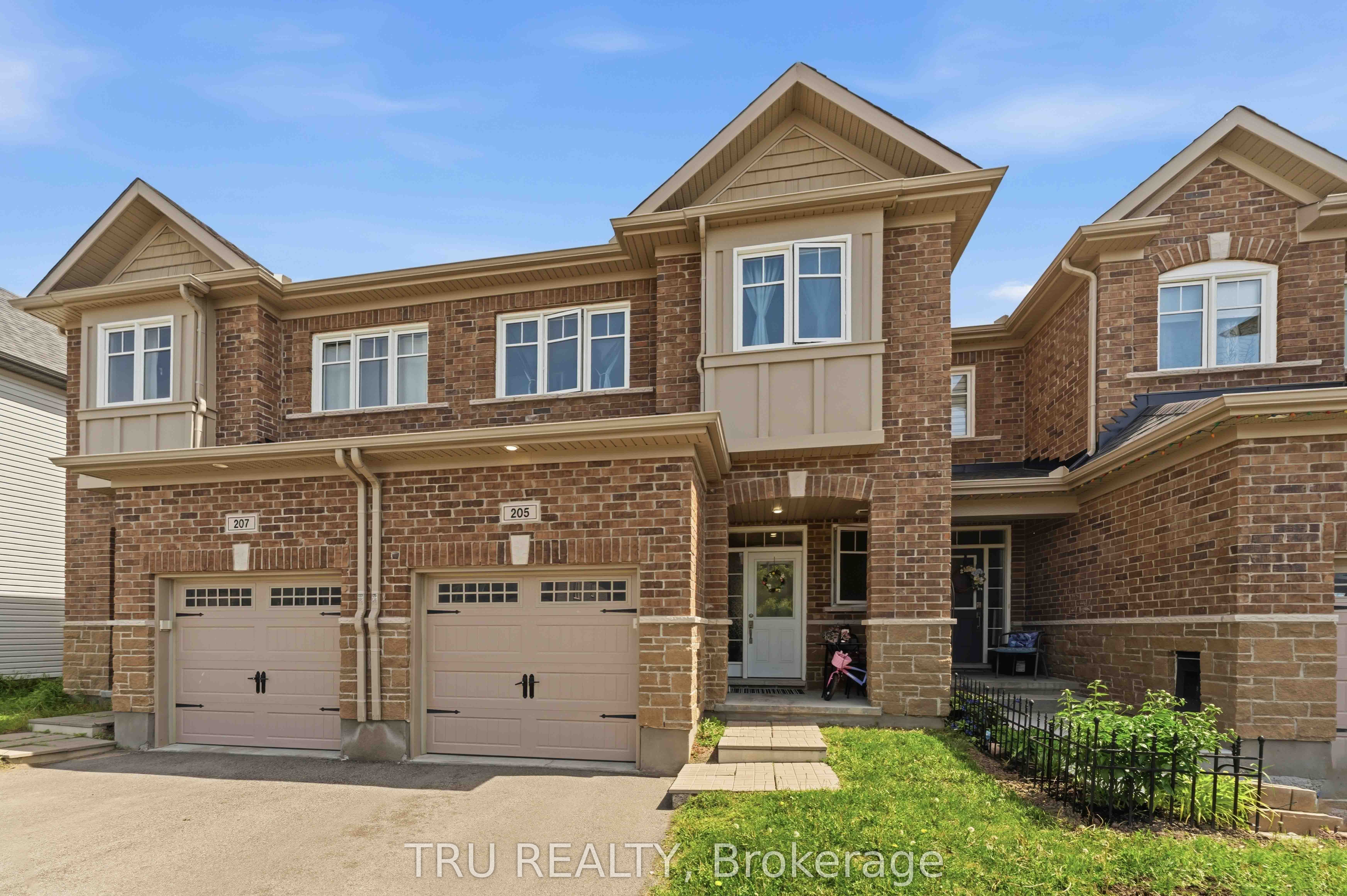 205 Losino Crescent, Kanata, ON K2V 0E4 photo 3