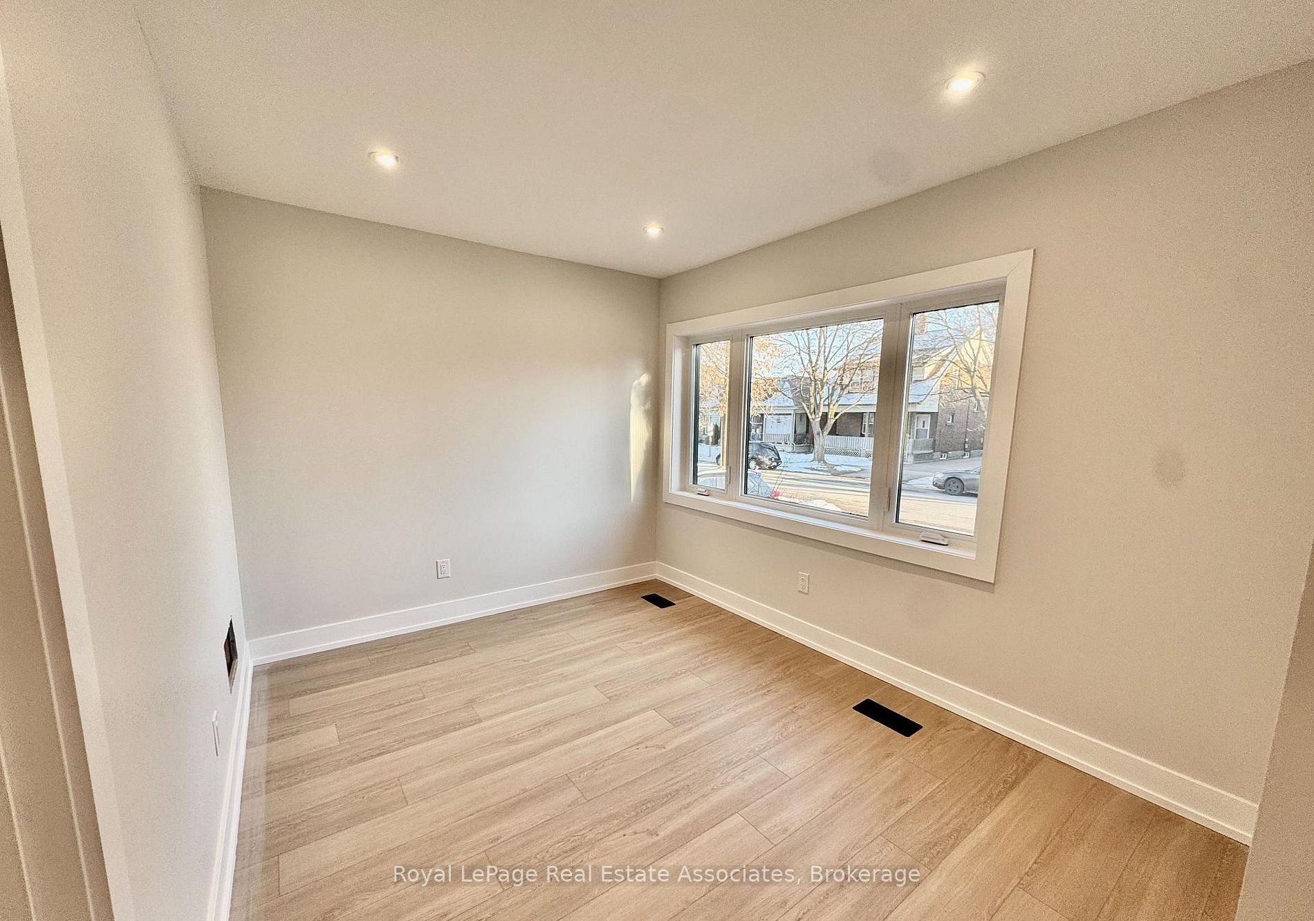 246 Marlborough Street Unit 1, Brantford, ON N3S 4T3 photo 3