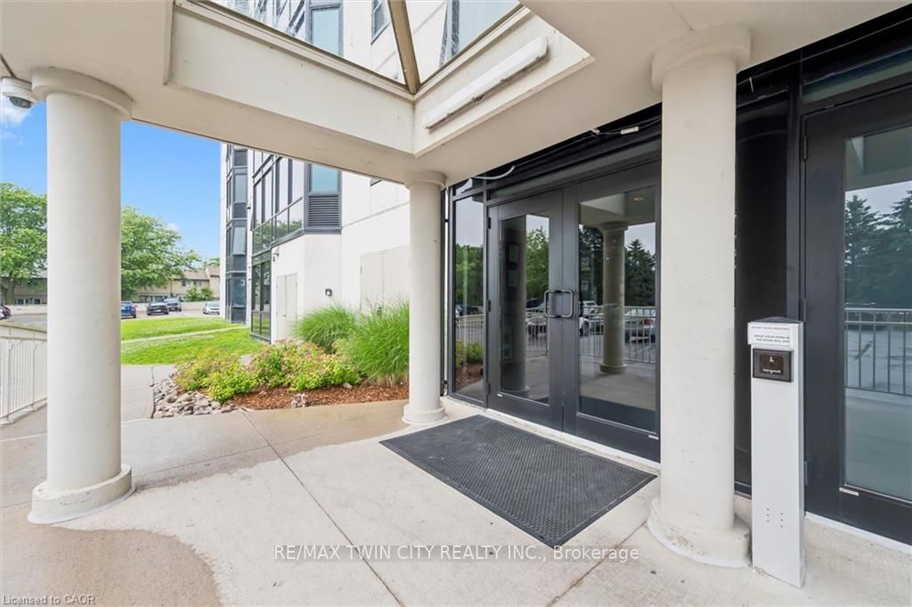 35 Green Valley Drive 1603, Kitchener, ON N2P 2A5 photo 2