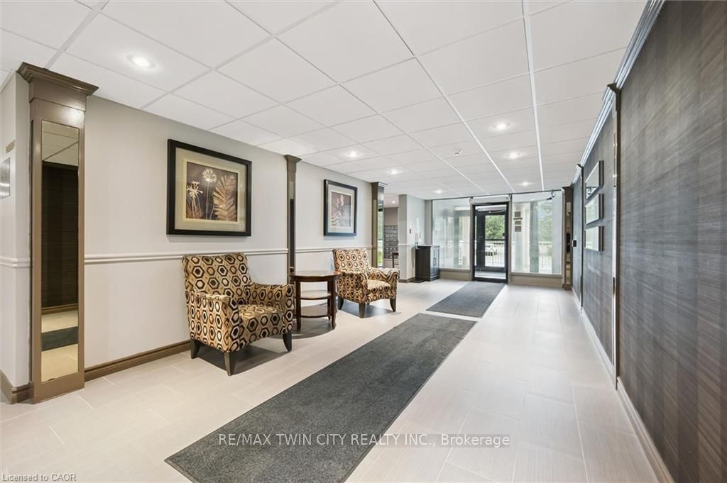 35 Green Valley Drive 1603, Kitchener, ON N2P 2A5 photo 4